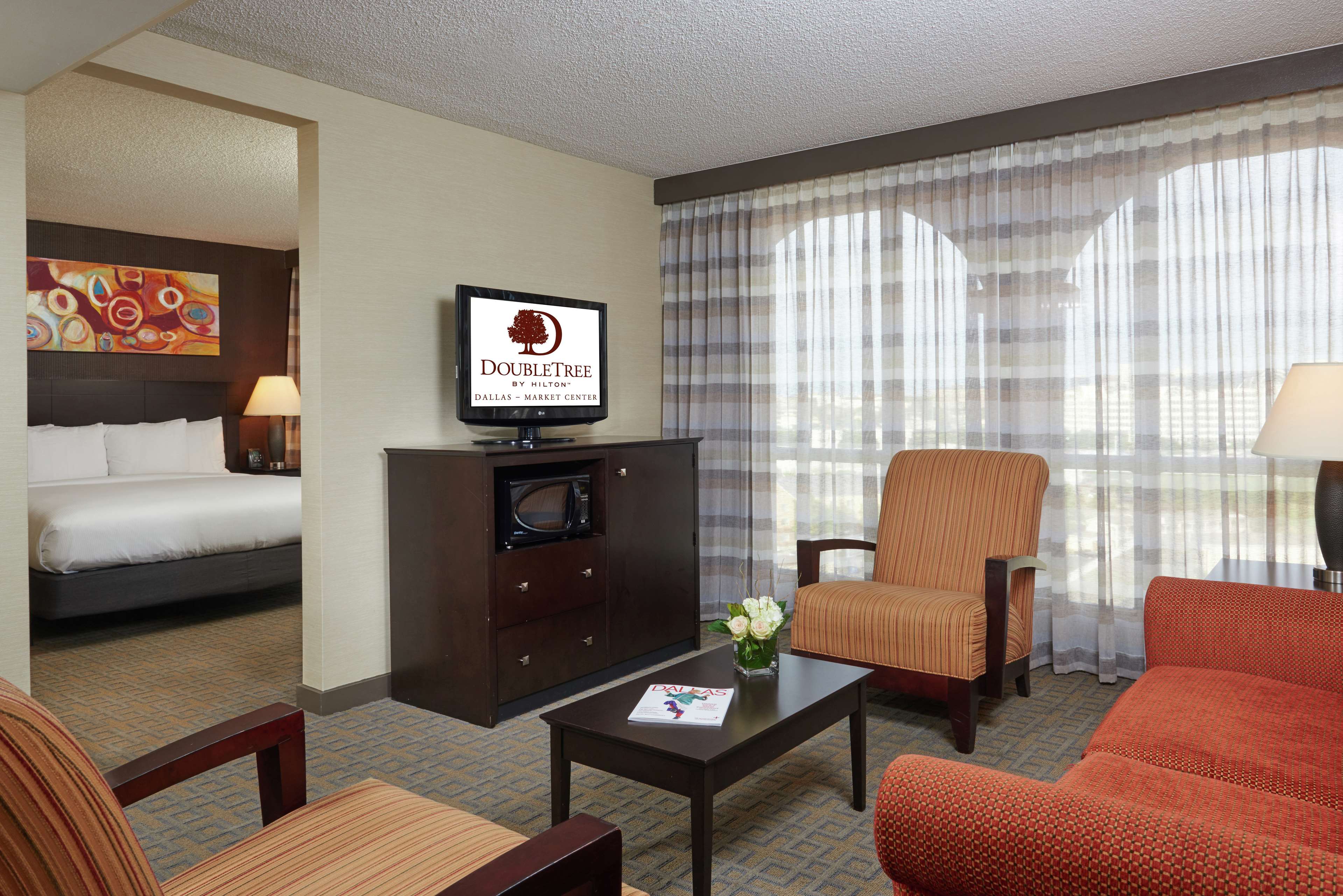 DoubleTree by Hilton Hotel Dallas - Market Center Photo