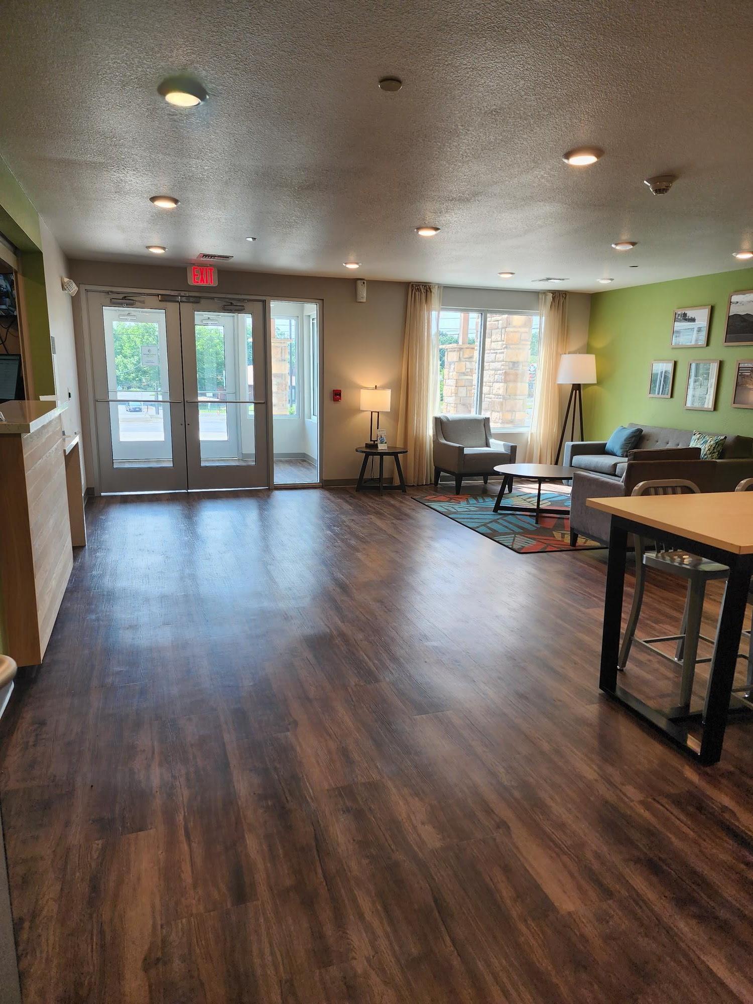 WoodSpring Suites Roanoke Image