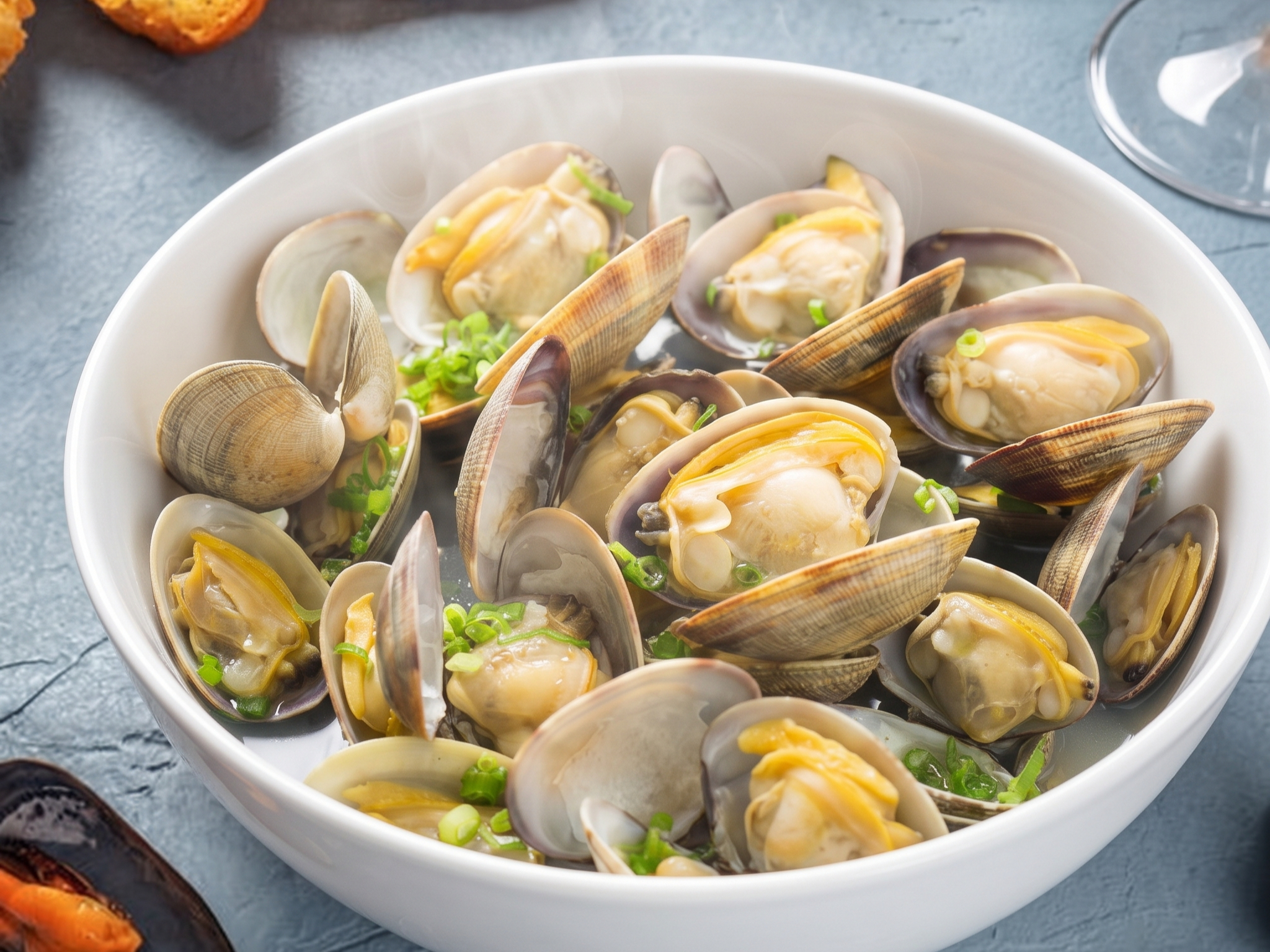 1 DZ Clams 1/2 Shell