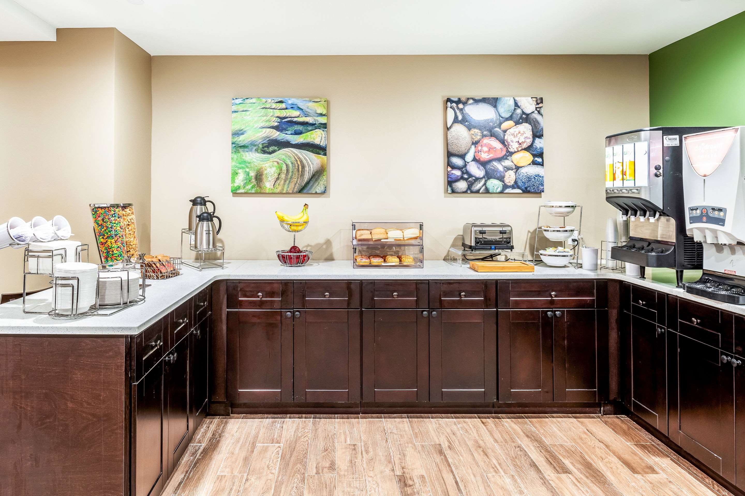 Sleep Inn & Suites Near Jfk Air Train Photo