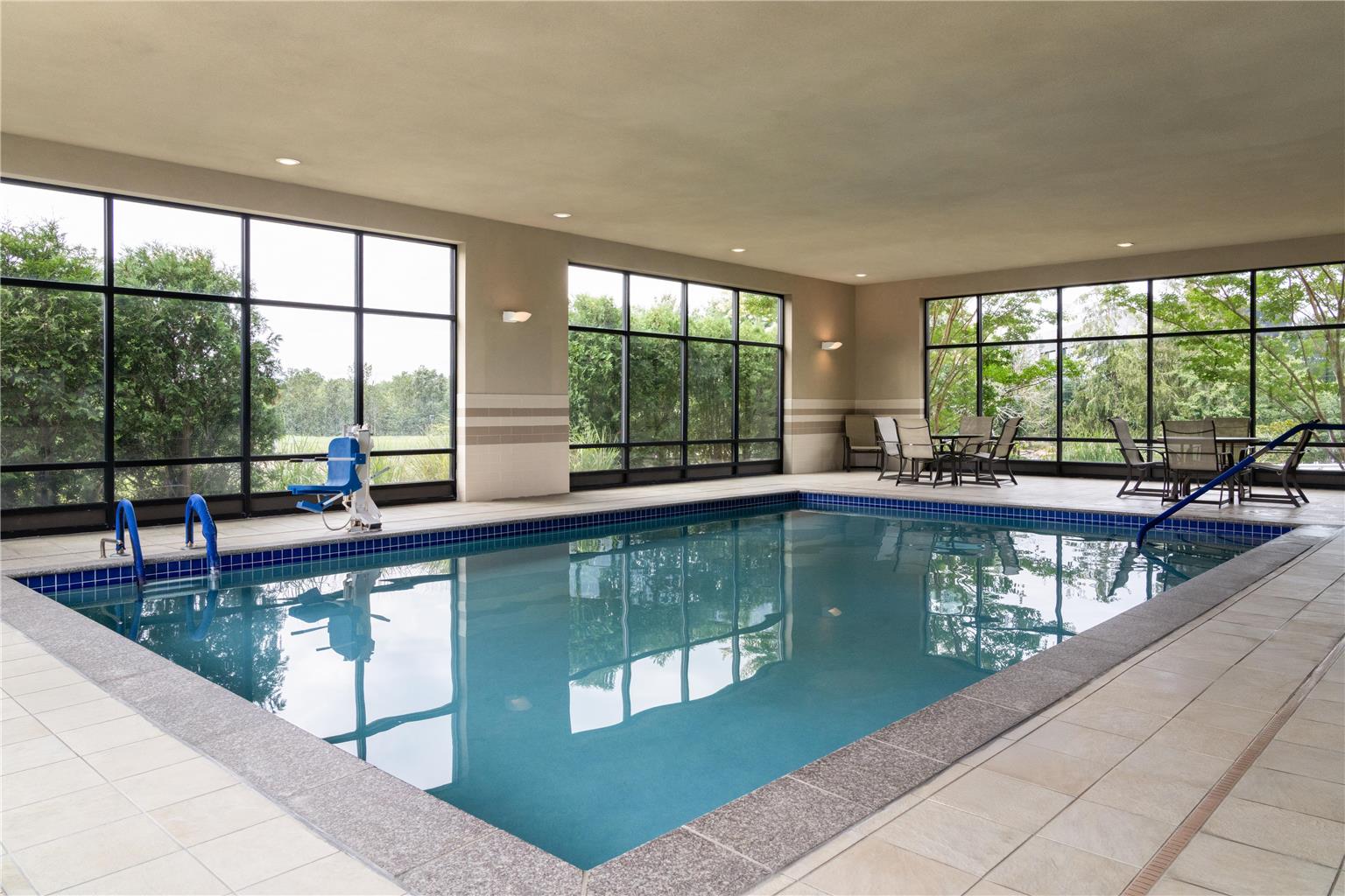 Hampton Inn Neptune/Wall Image