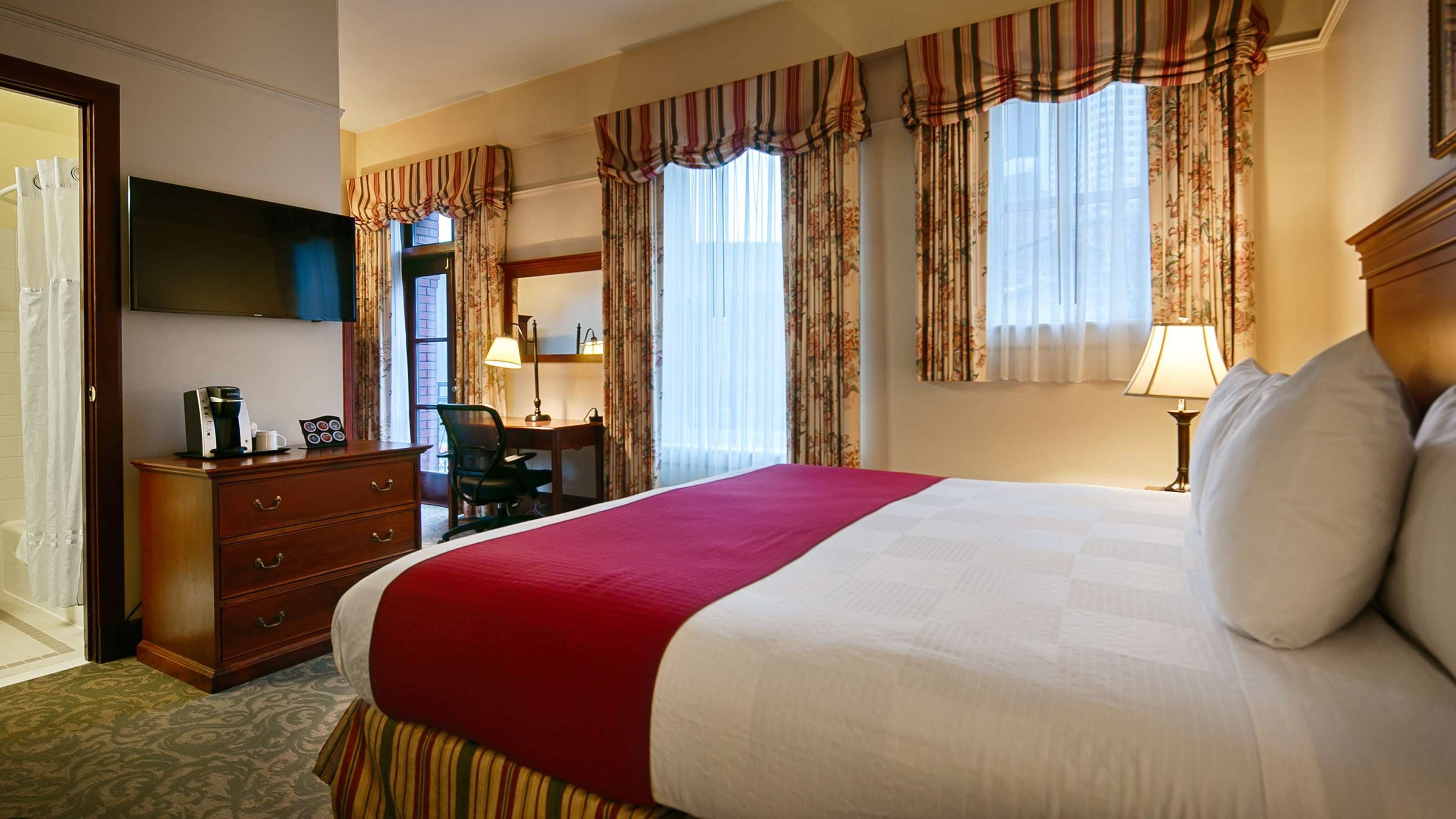 Best Western Plus Pioneer Square Hotel Downtown Photo