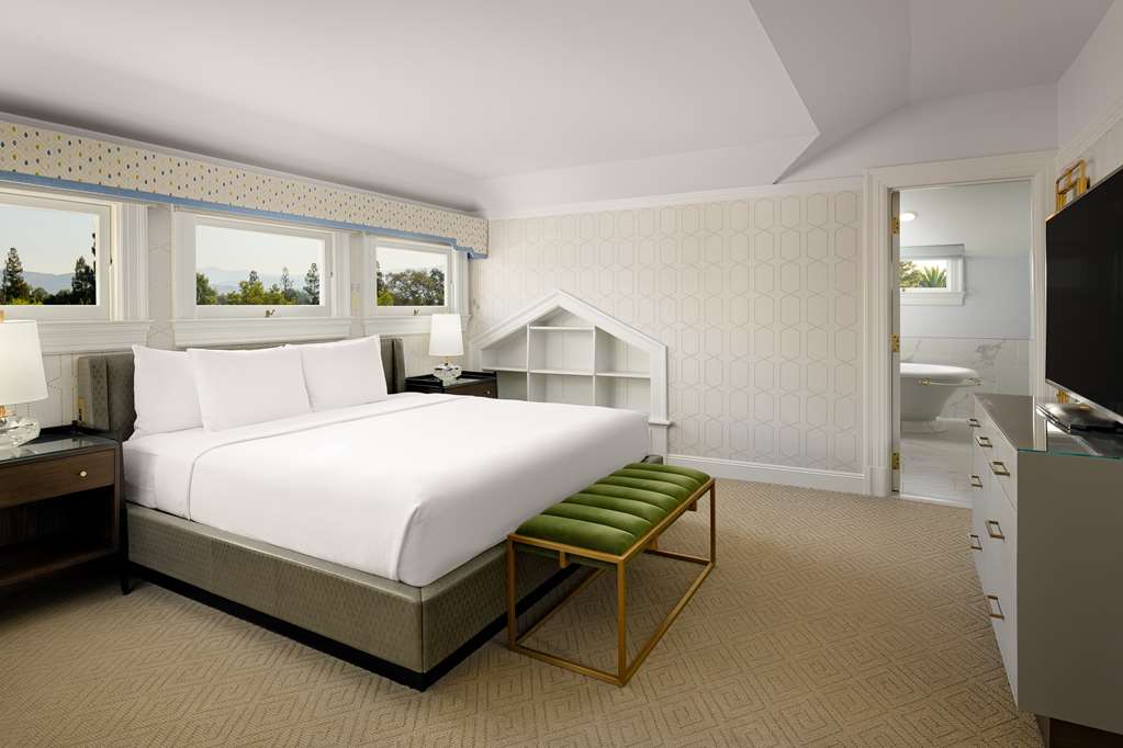 Hayes Mansion San Jose, Curio Collection by Hilton Image