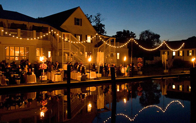 The Oaks Waterfront Inn & Events Photo