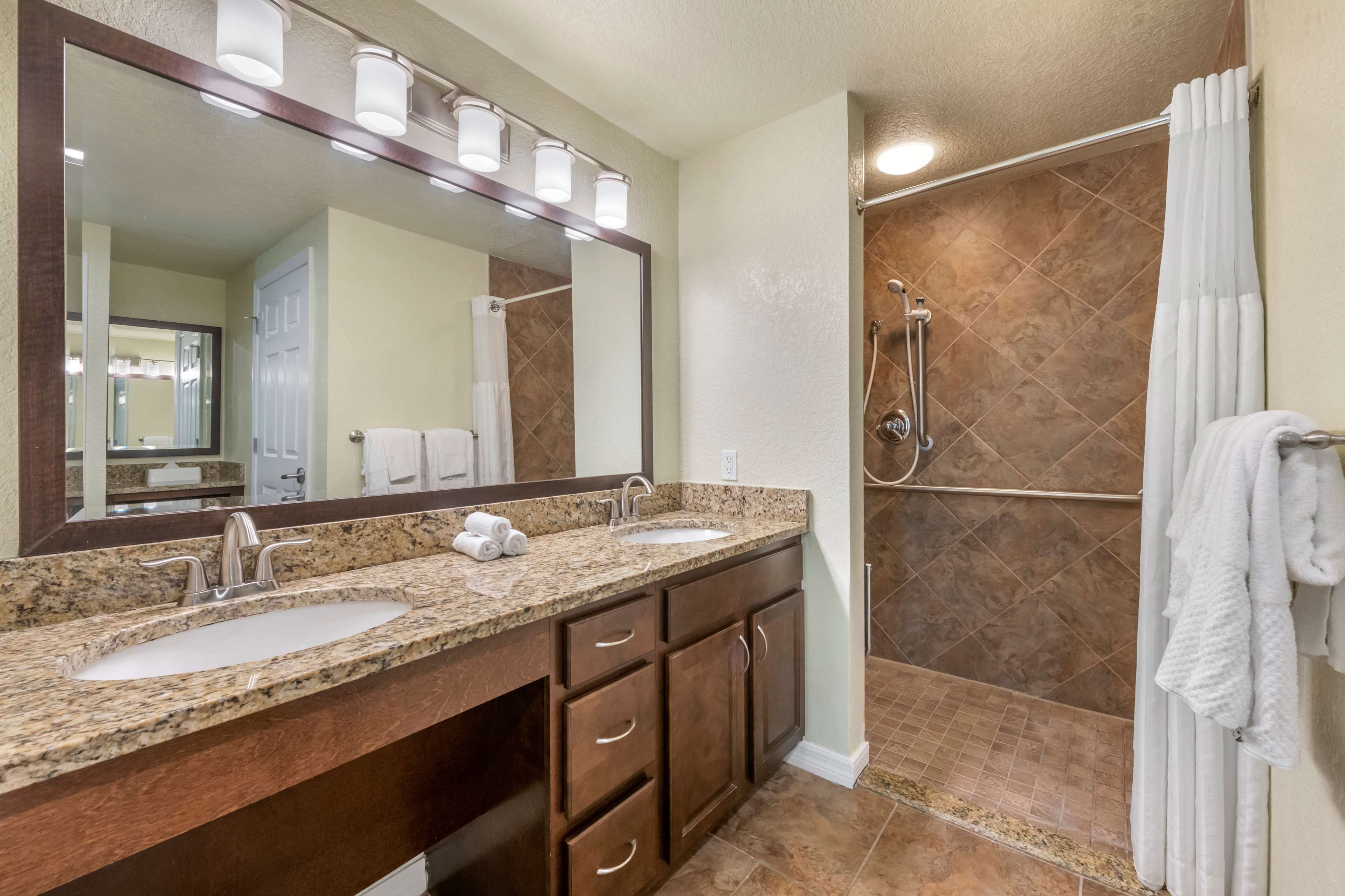 Guest room bath