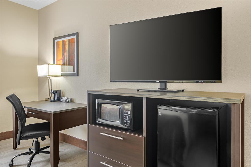 Best Western Teal Lake Inn Image