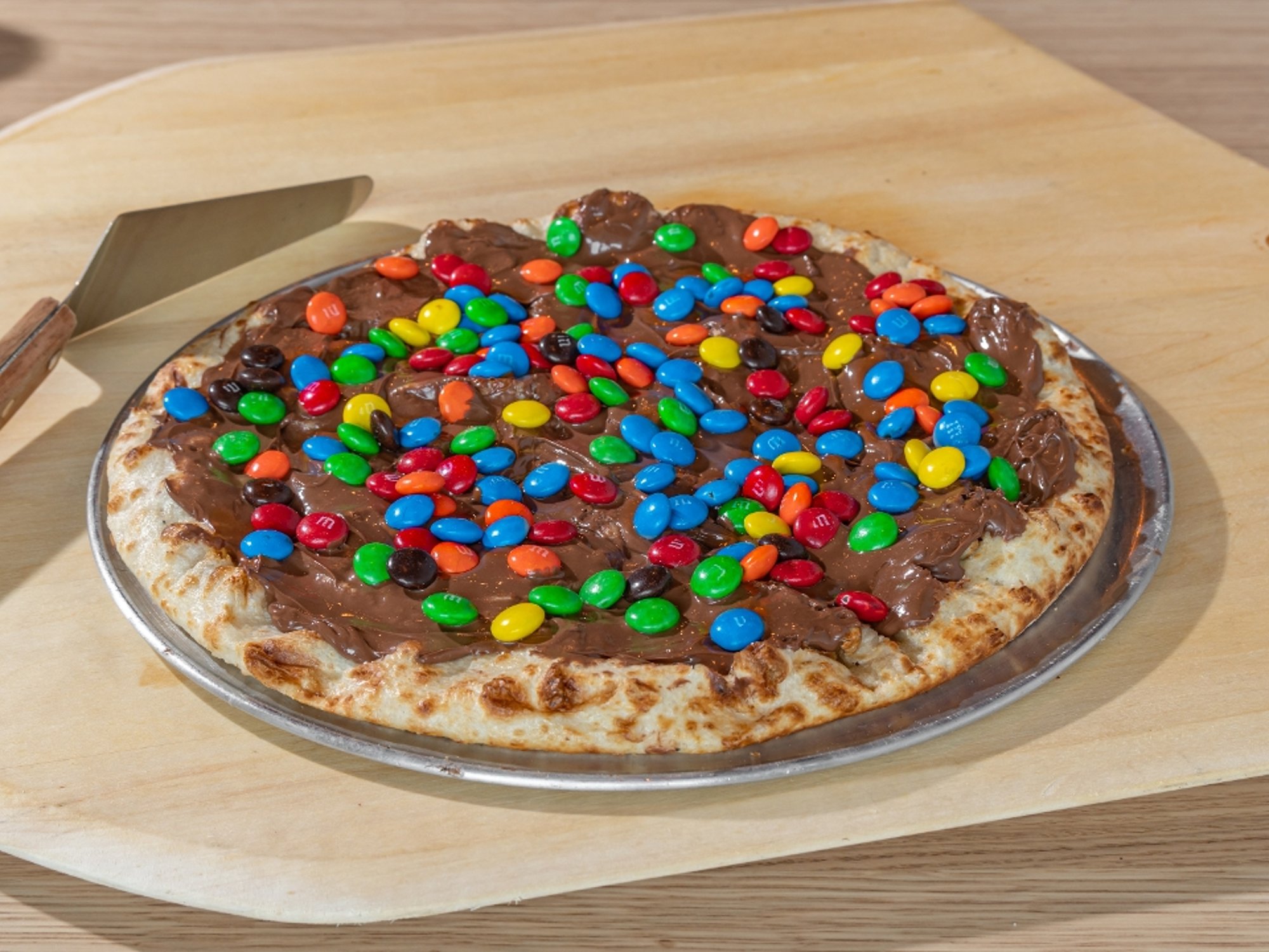 Nutella M&Ms pizza