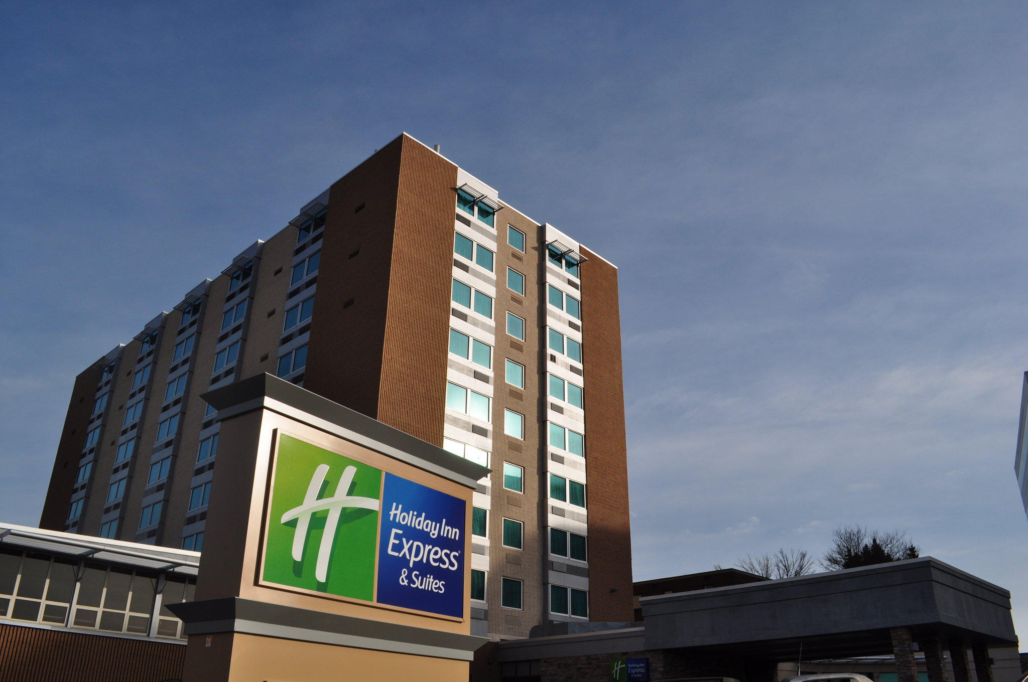 Holiday Inn Express & Suites Pittsburgh West - Green Tree Photo
