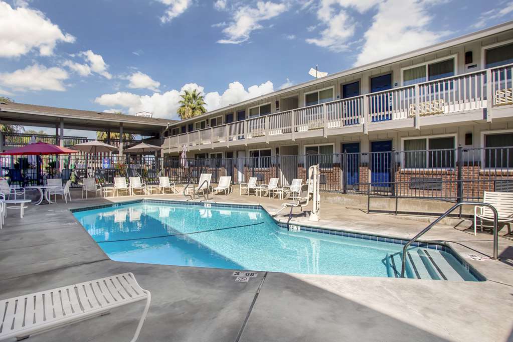 Best Western Shadow Inn Image