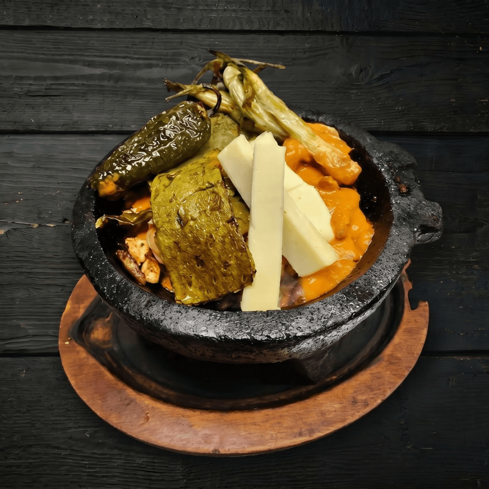 Molcajete Rojo or Amarillo