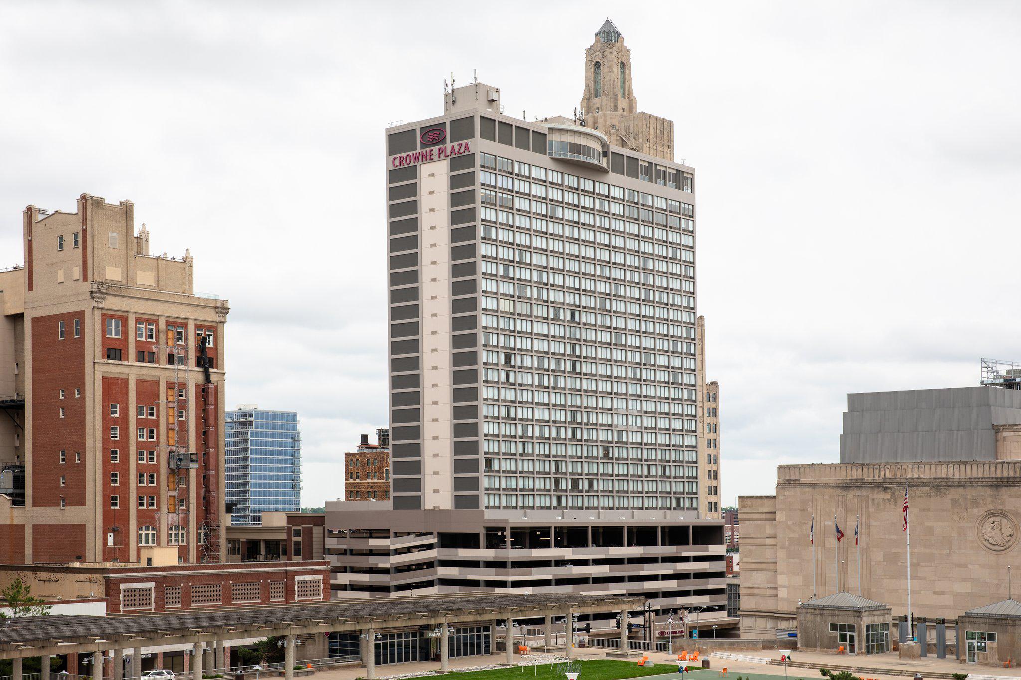 Crowne Plaza Kansas City Downtown Photo