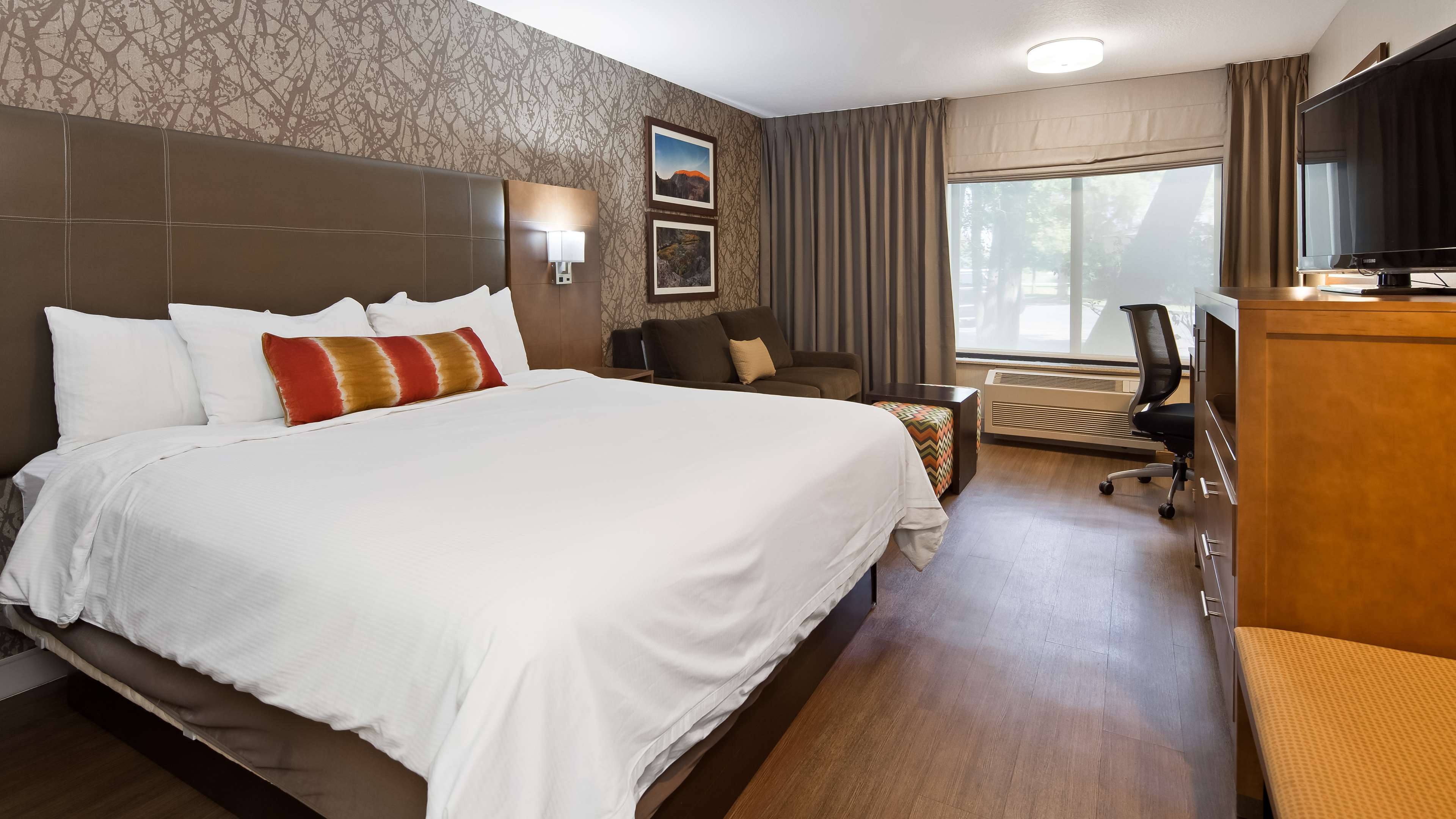 Best Western Plus CottonTree Inn Photo