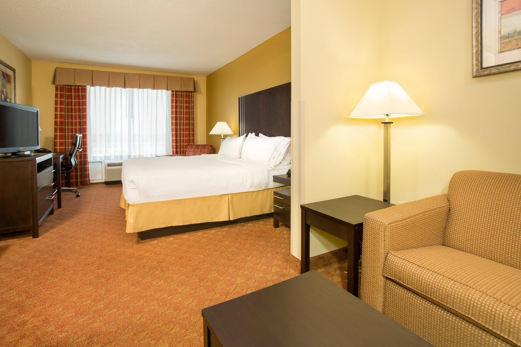 Holiday Inn Express & Suites Richmond Photo
