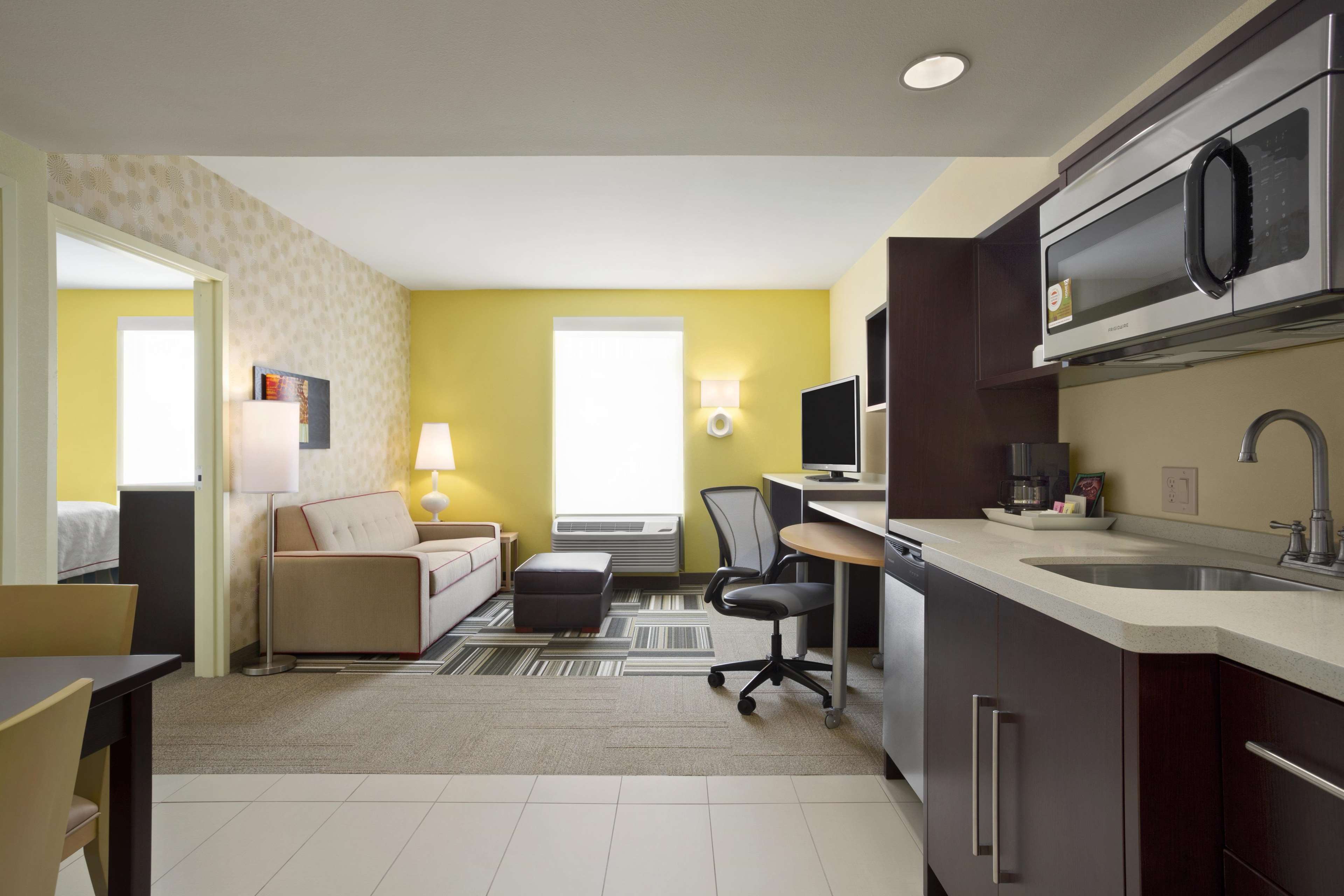 Home2 Suites by Hilton Greensboro Airport, NC Photo