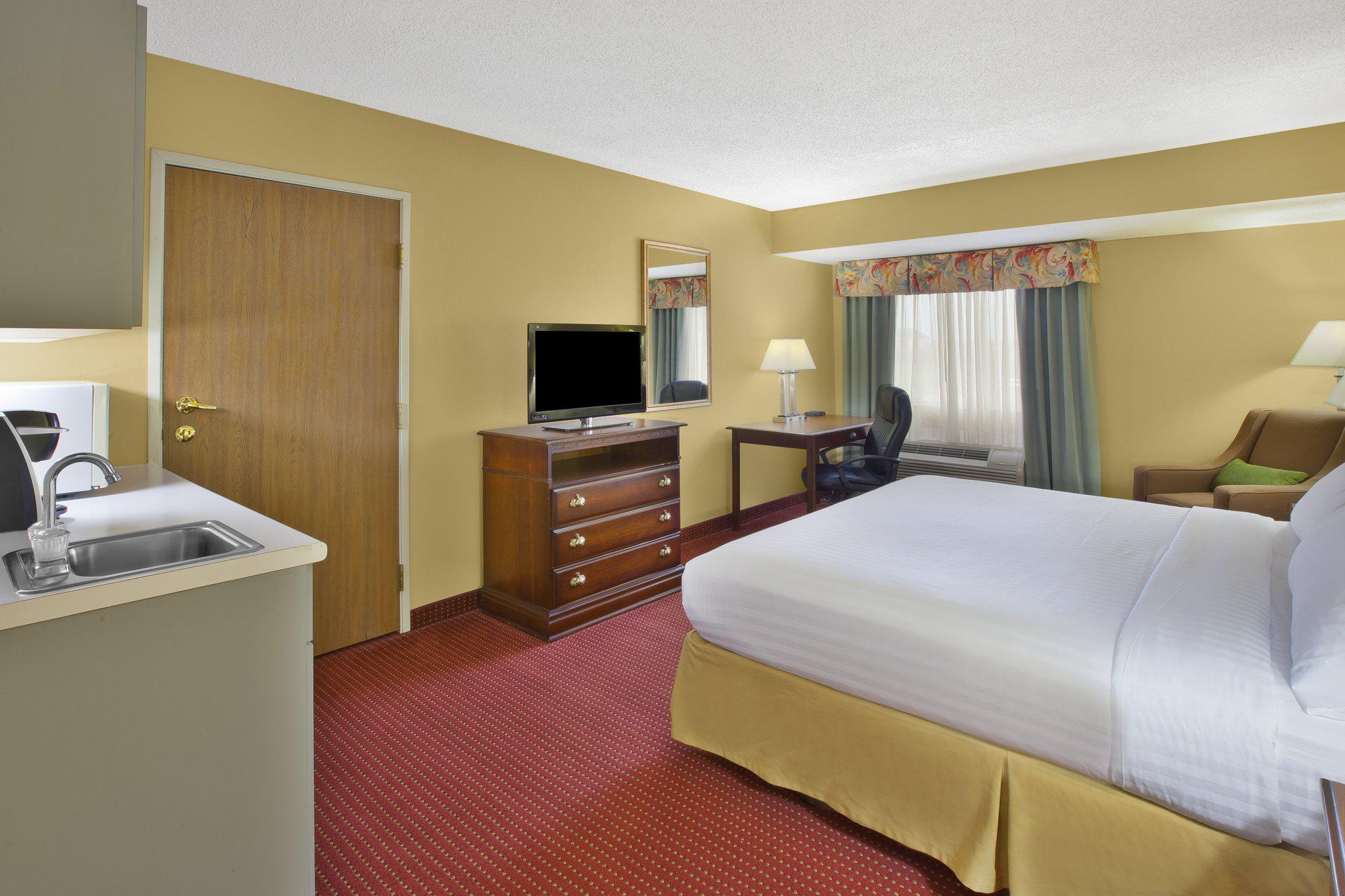 Holiday Inn Express Irwin (PA Tpk Exit 67) Photo