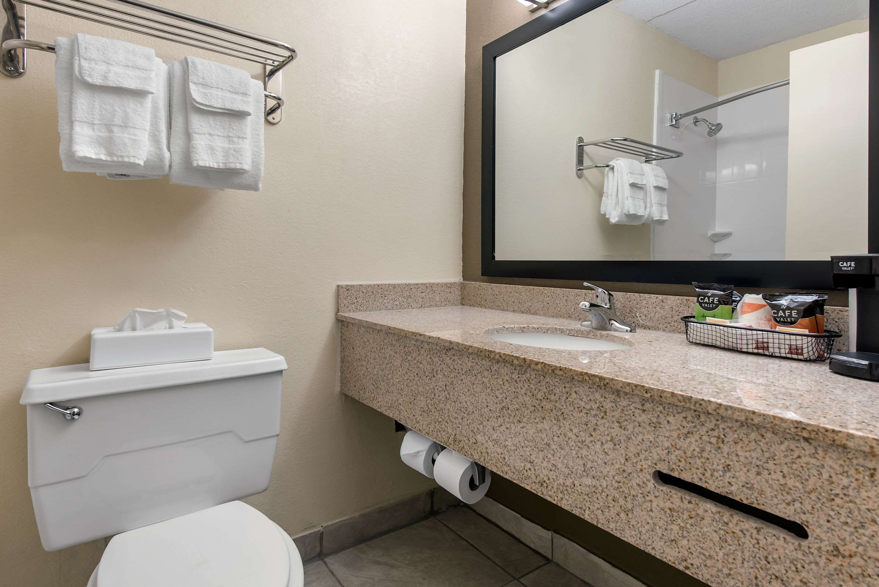 Quality Inn & Suites Lafayette I-65 Photo