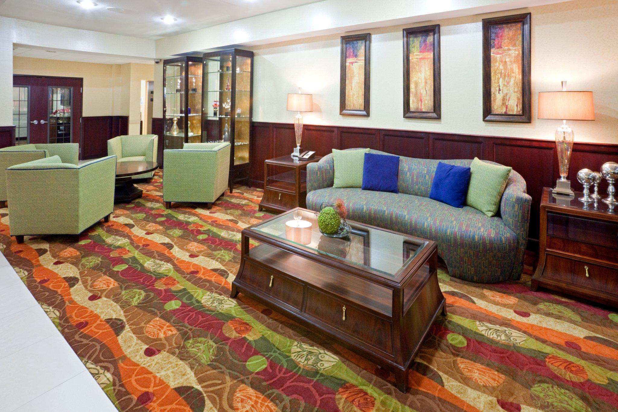 Holiday Inn Express & Suites Lubbock West Photo