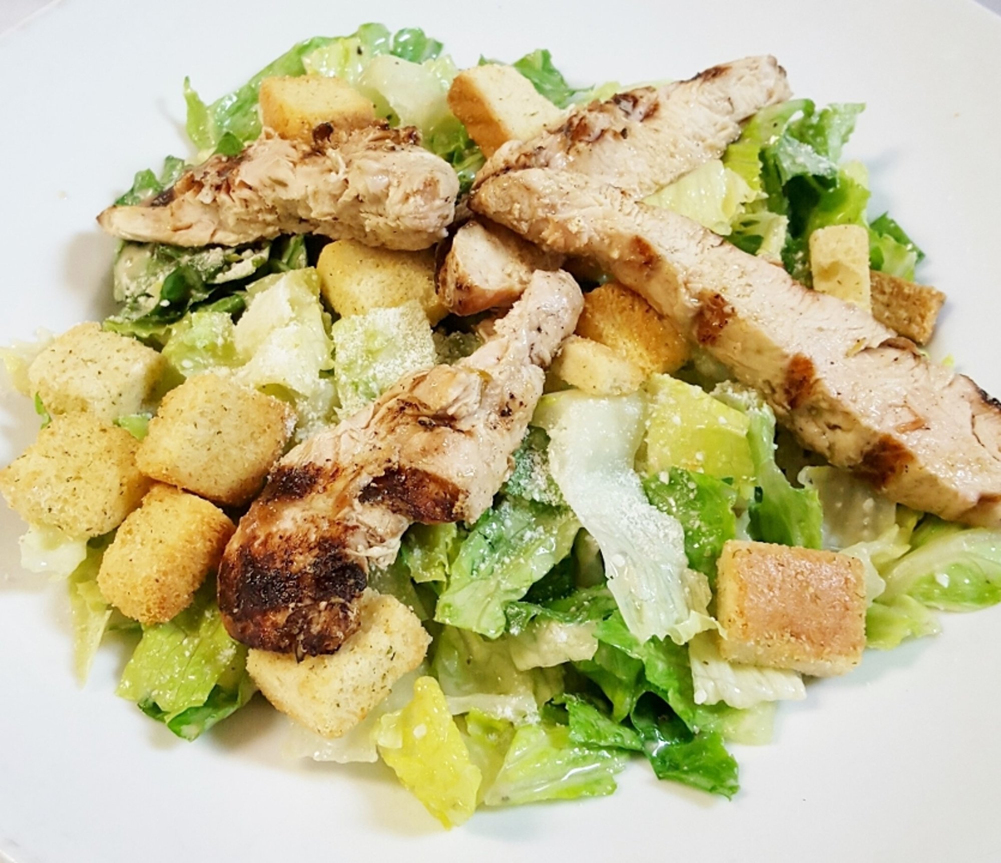 CHICKEN CEASAR SALAD