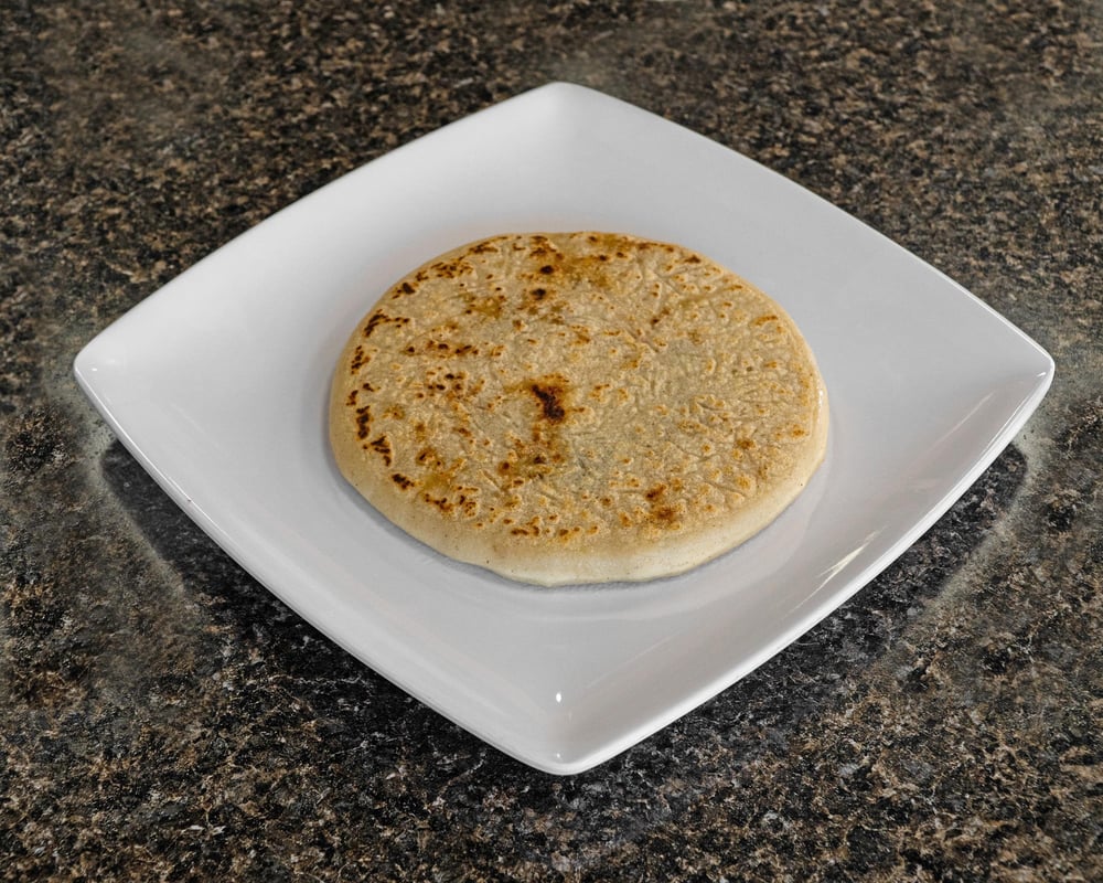 Pupusa De Frijol Y Queso