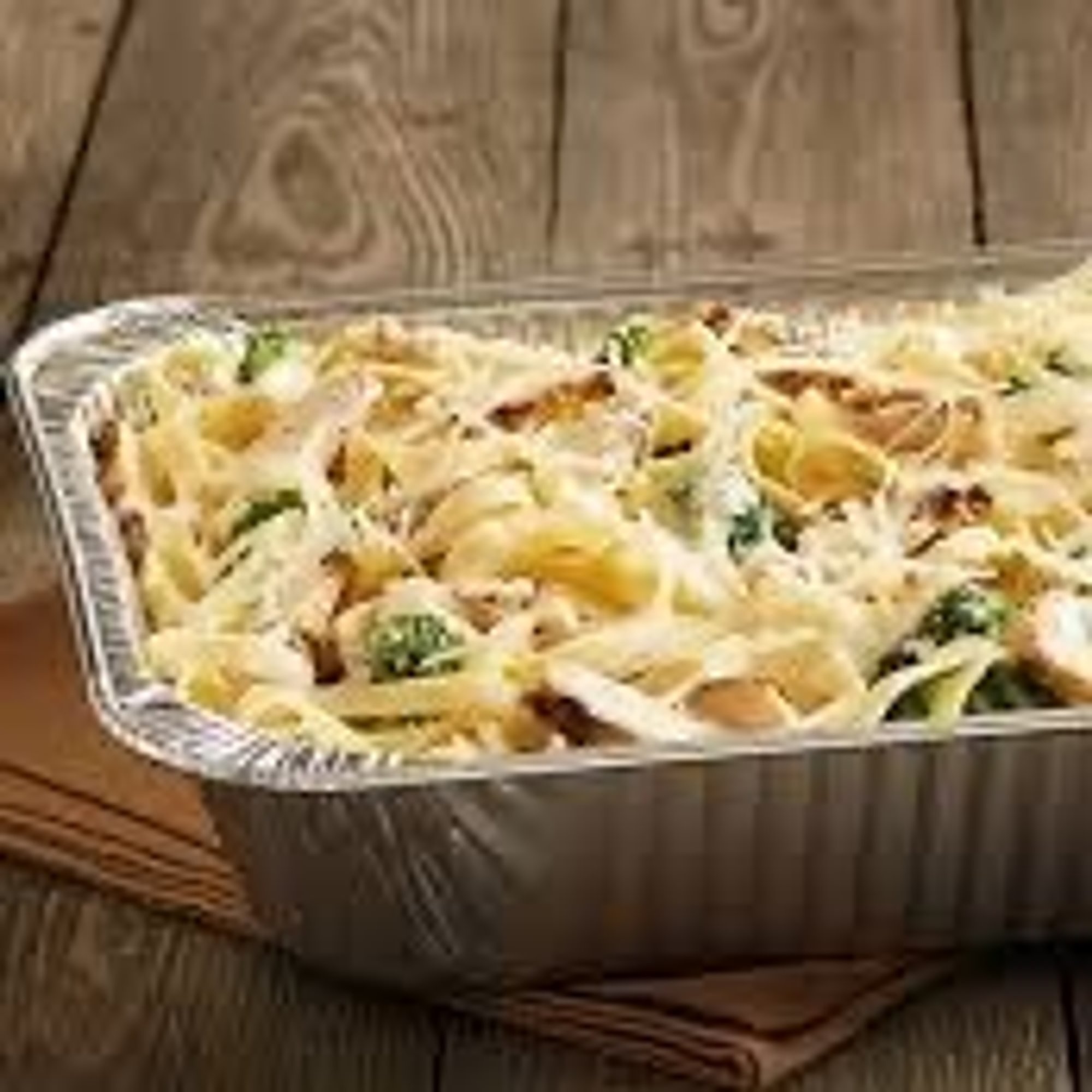 Half Pan Chicken Fettuccine Alfredo (Feeds 4-6)