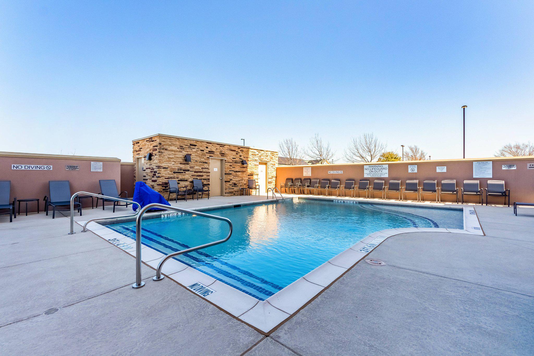 Fairfield Inn & Suites by Marriott Dallas Arlington South Photo