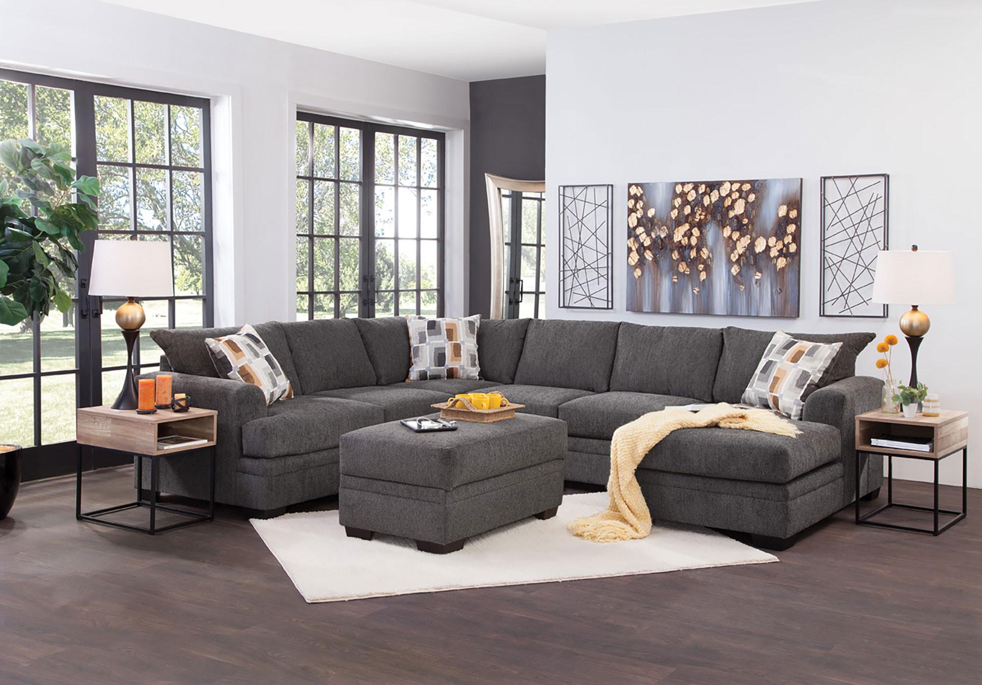 Kendall Sectional w/Storage Ottoman