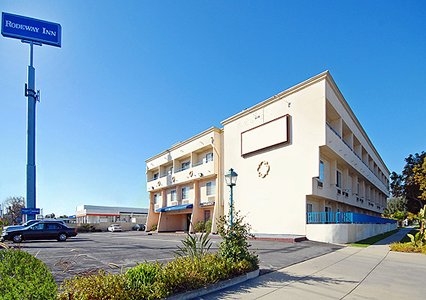 Hotel in CA Azusa 91702 Rodeway Inn 137 East First Street (626)969-7957