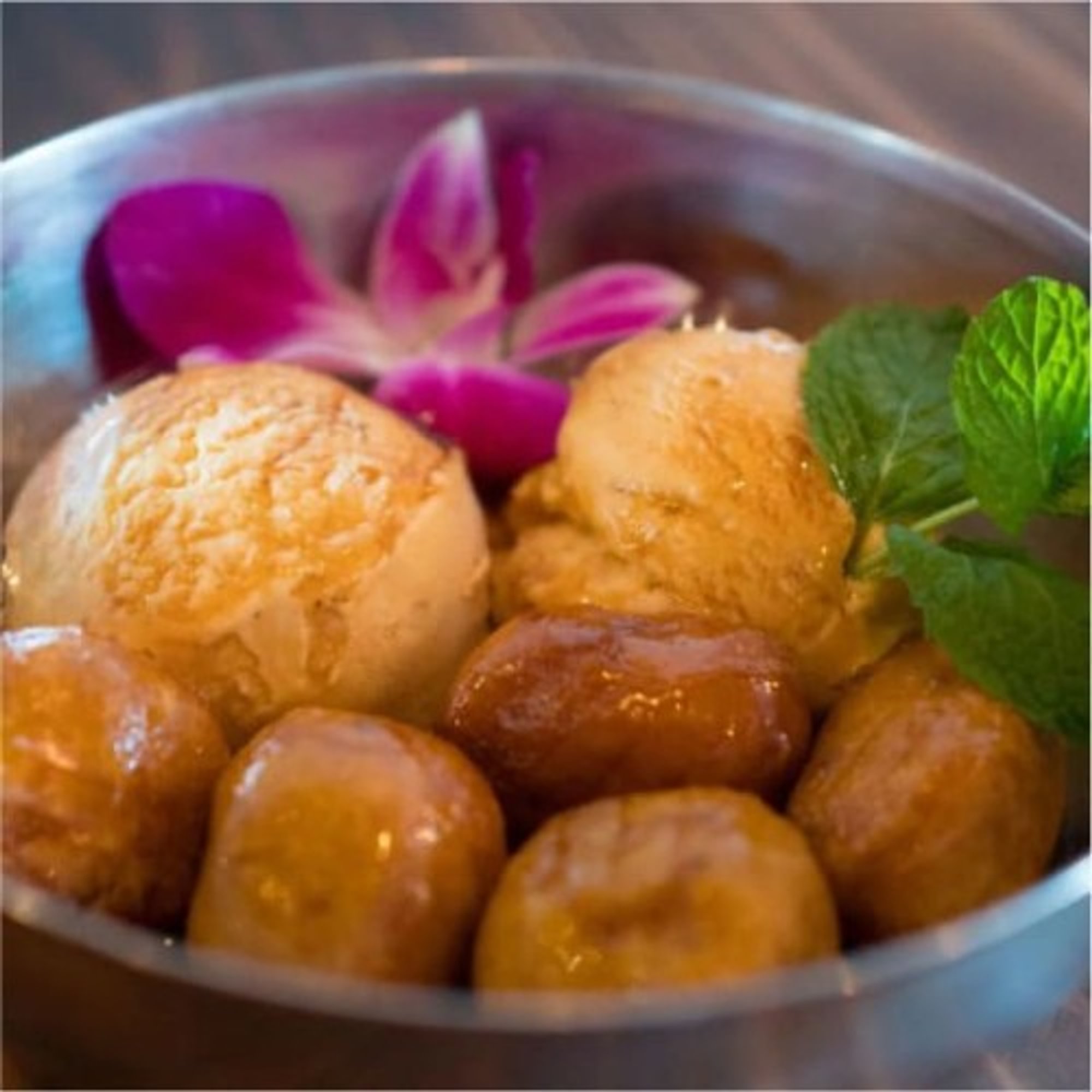 Picarones con Helado de Lucuma