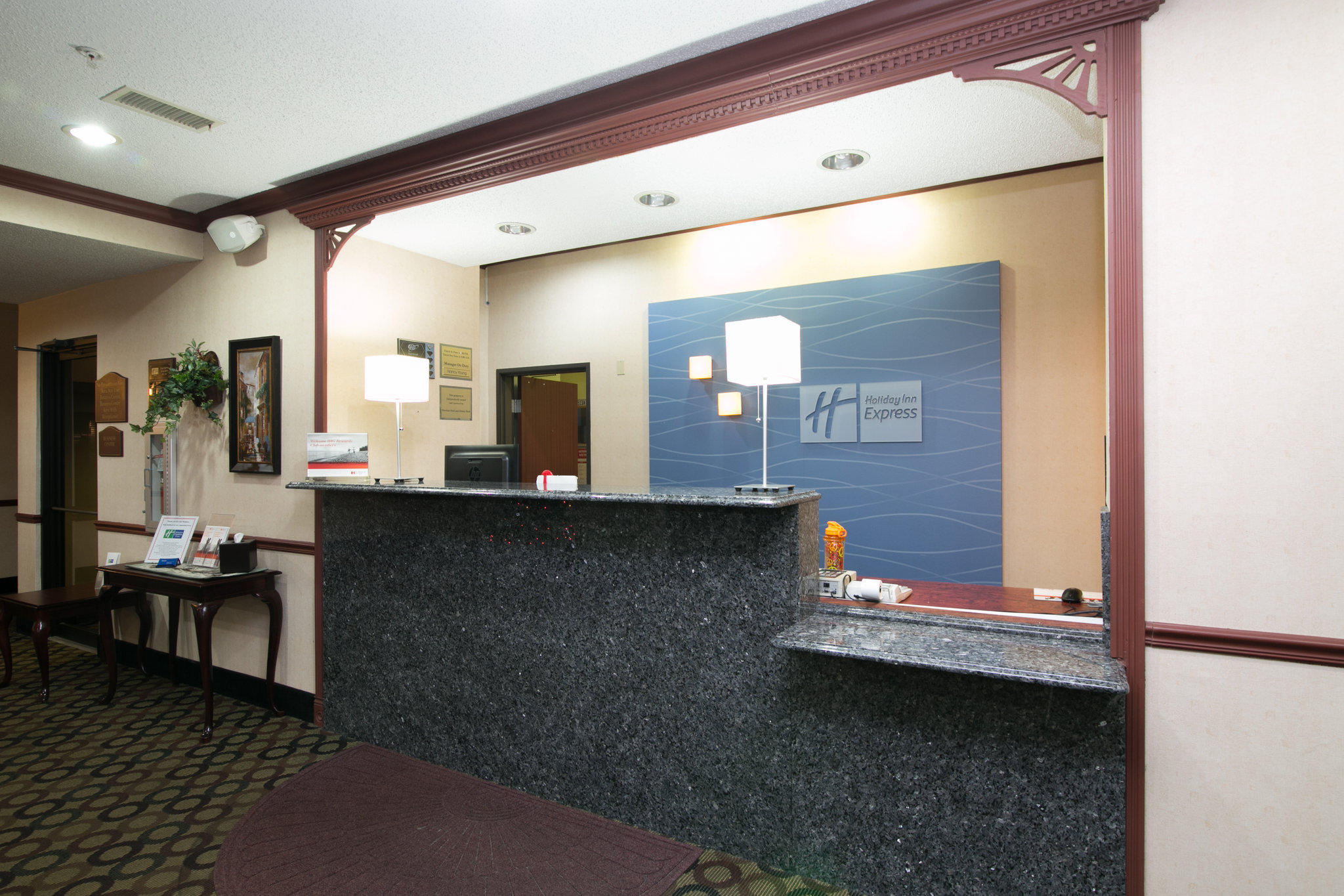 Holiday Inn Express & Suites Sycamore Photo