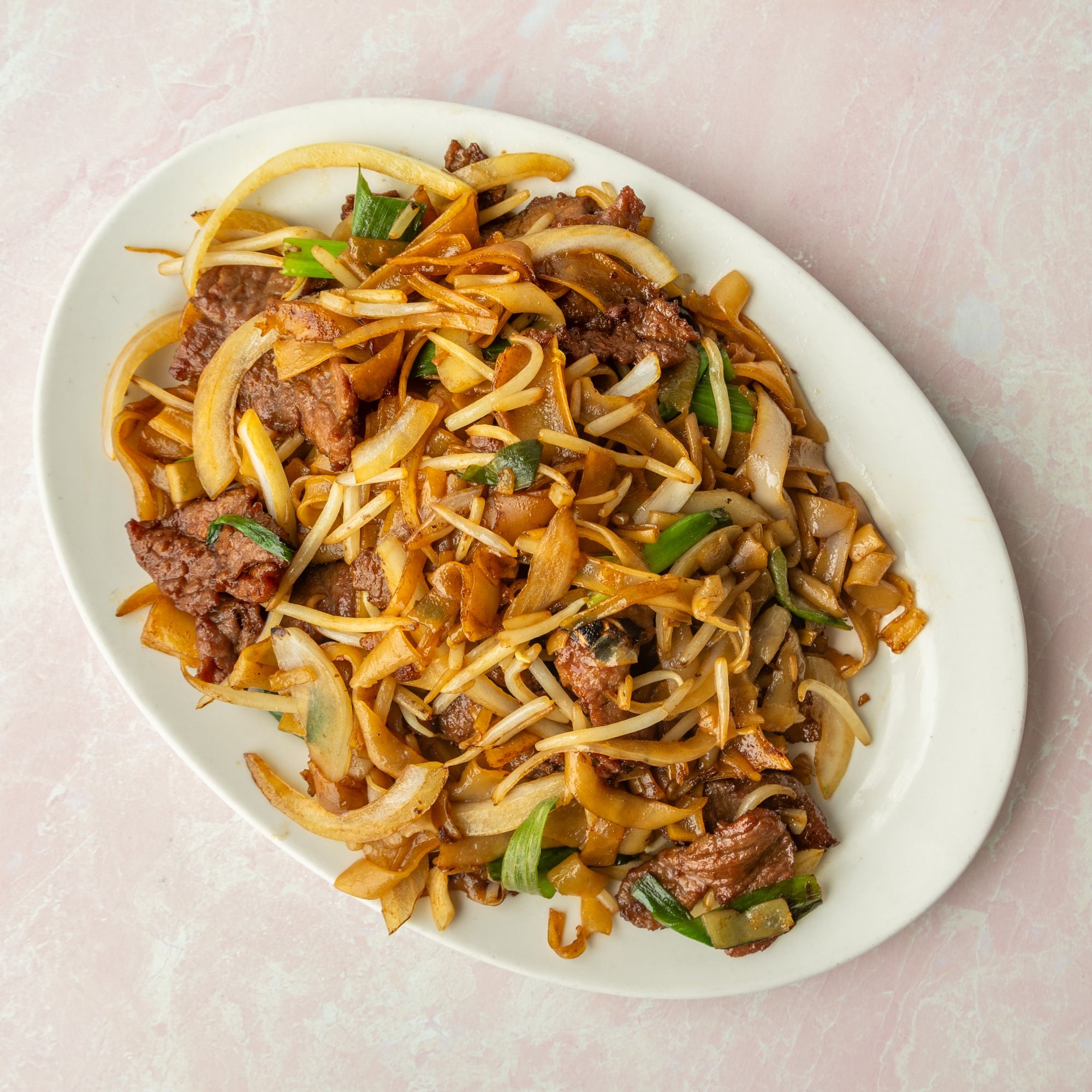 Beef Chow Fun with Soy Sauce (Dry Style) / 干炒牛河