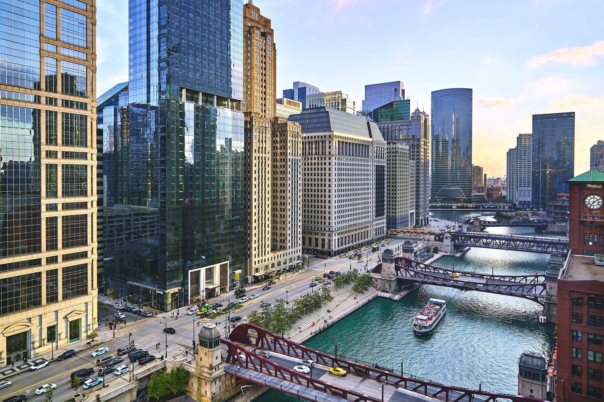 The Westin Chicago River North Photo