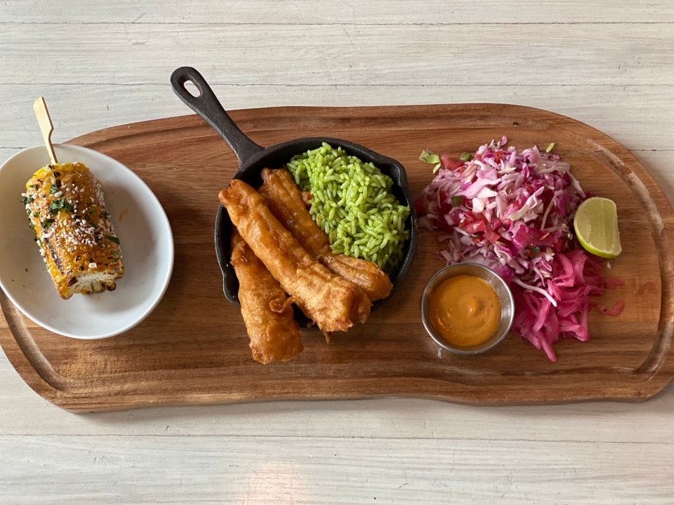 TACOS DE PESCADO BAJA (BAJA FISH TACOS)