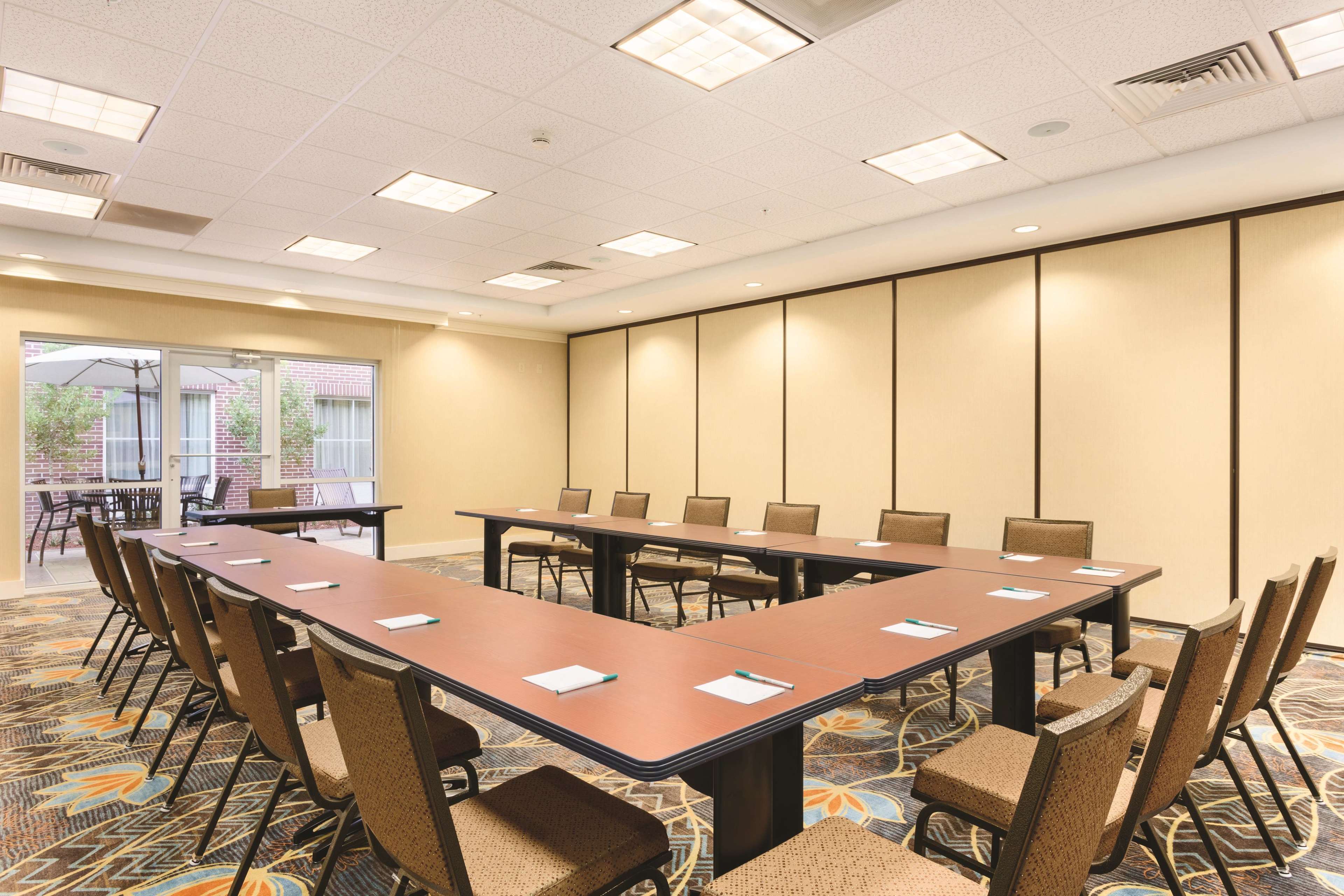 Homewood Suites by Hilton Atlanta Airport North Photo