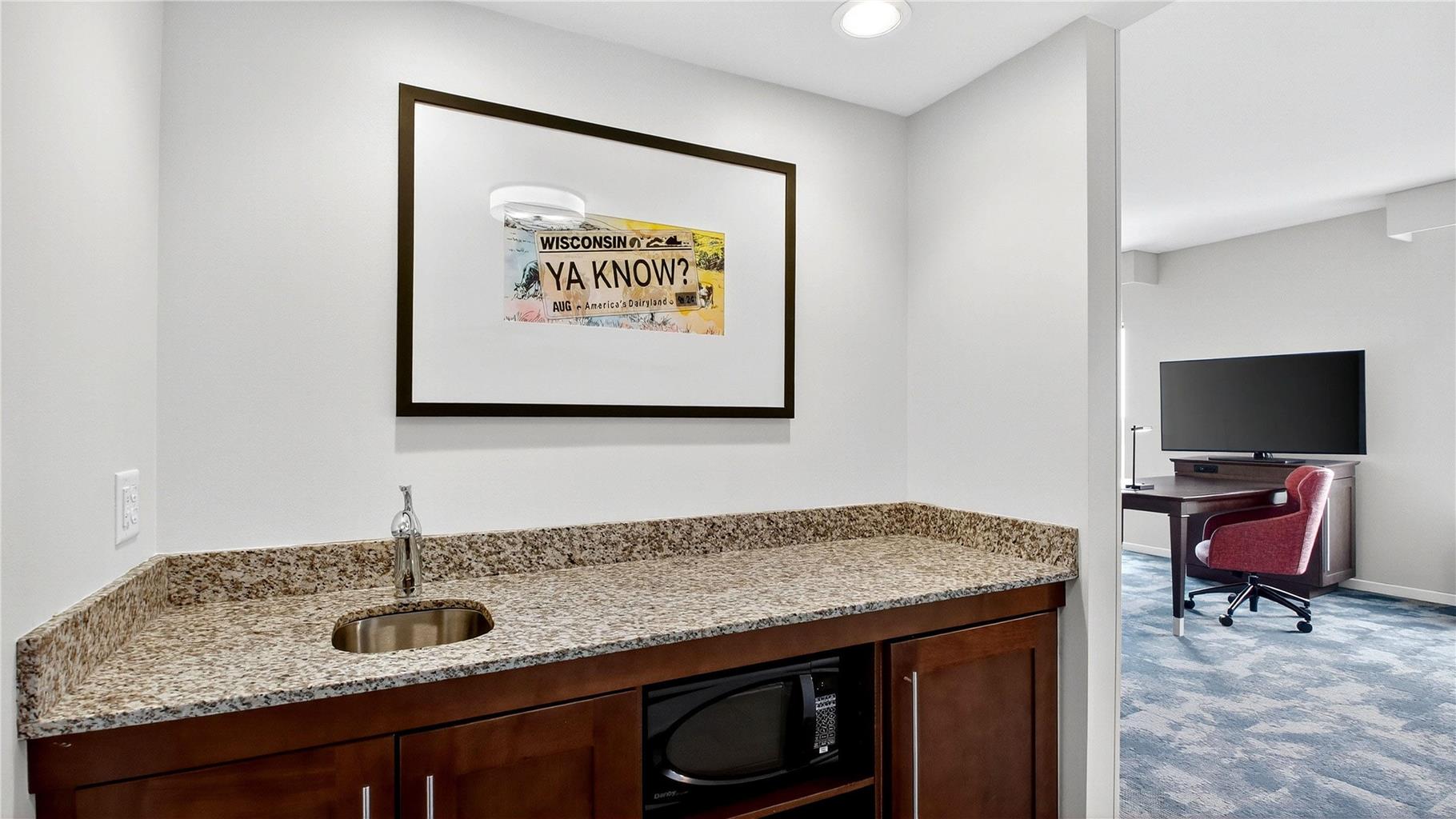 Hampton Inn & Suites Chippewa Falls Image