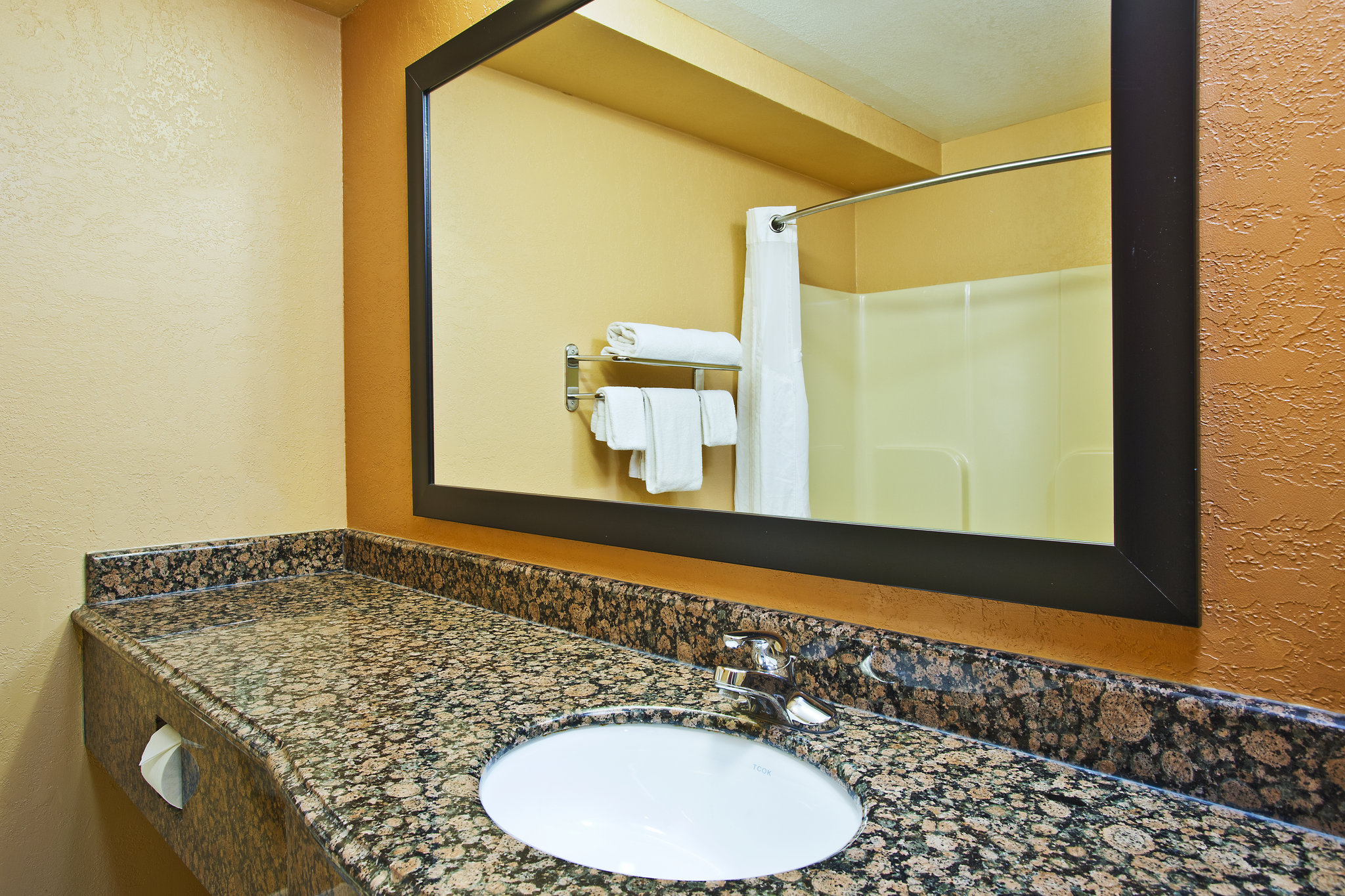 Holiday Inn Express & Suites Wabash by IHG Image