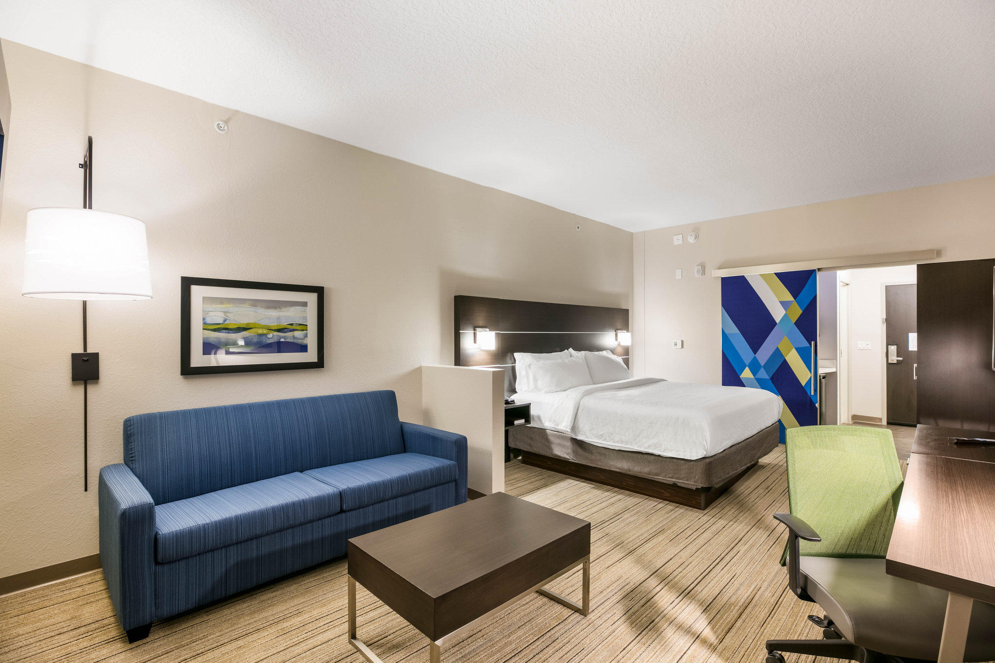 Holiday Inn Express & Suites Jacksonville - Town Center Photo