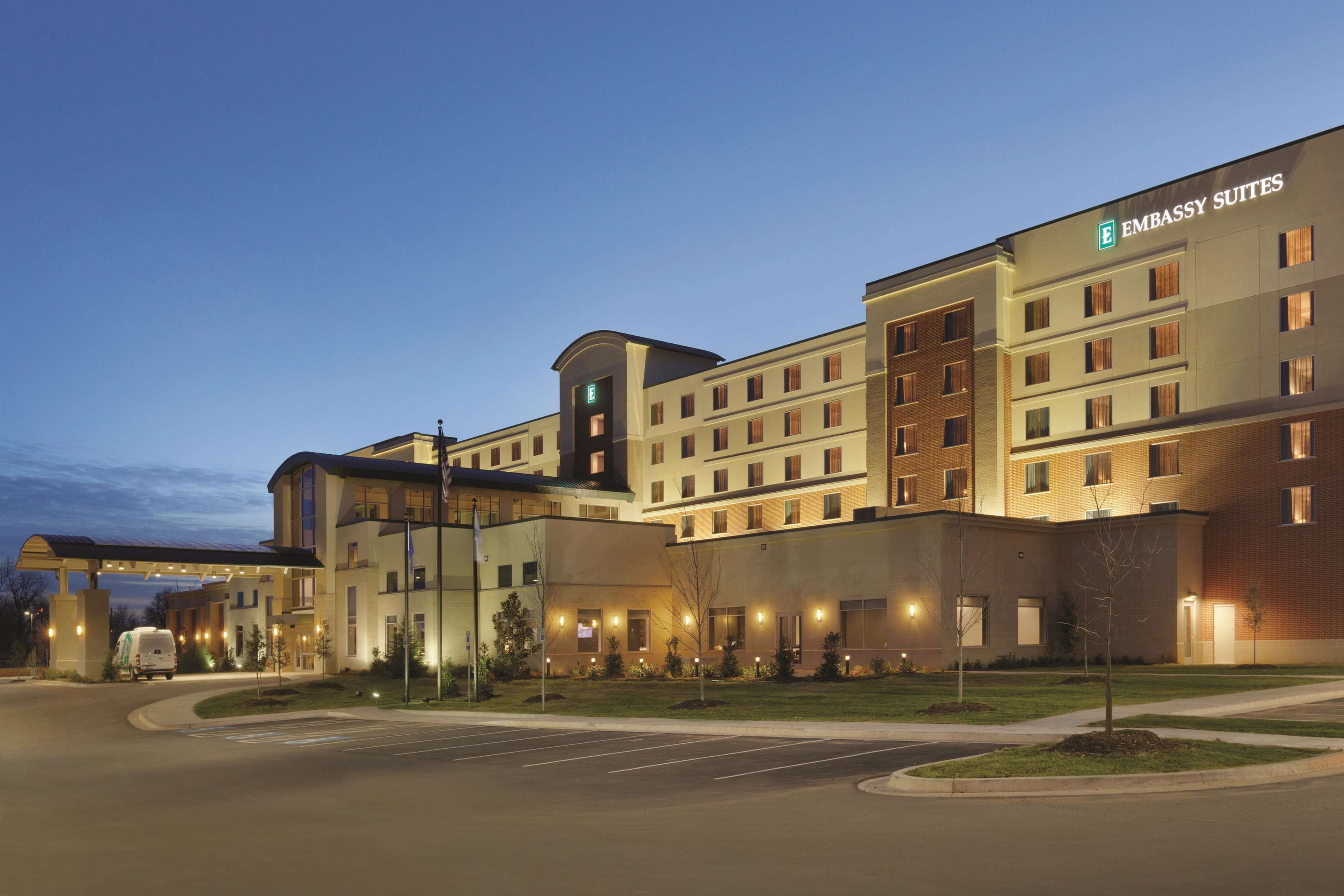 Embassy Suites by Hilton Oklahoma City Downtown Medical Center Photo