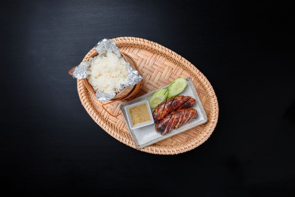 Com 1 - Lao Pork Sausage Combo ປີ້ງໄສ້ກອກ