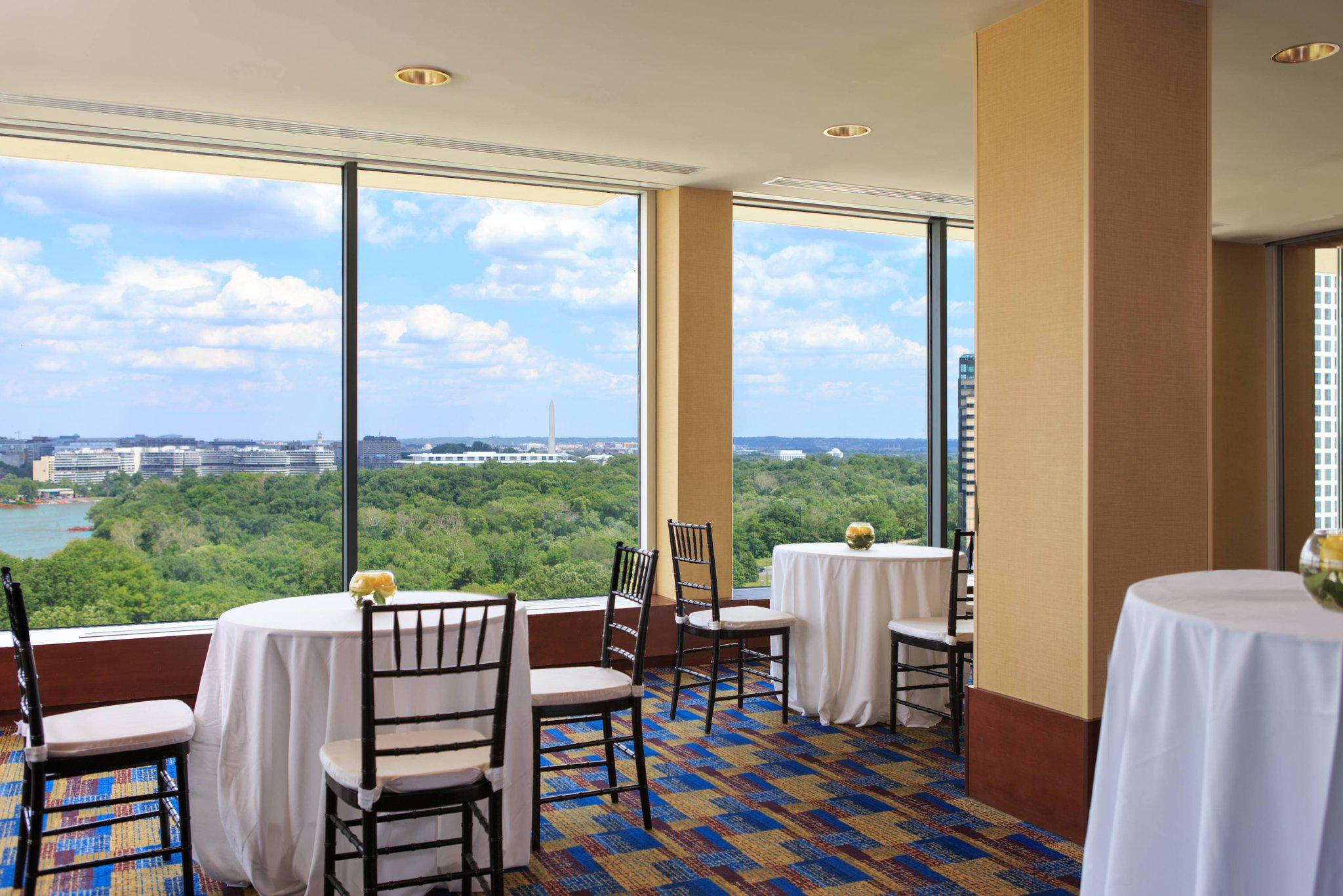 Key Bridge Marriott Photo