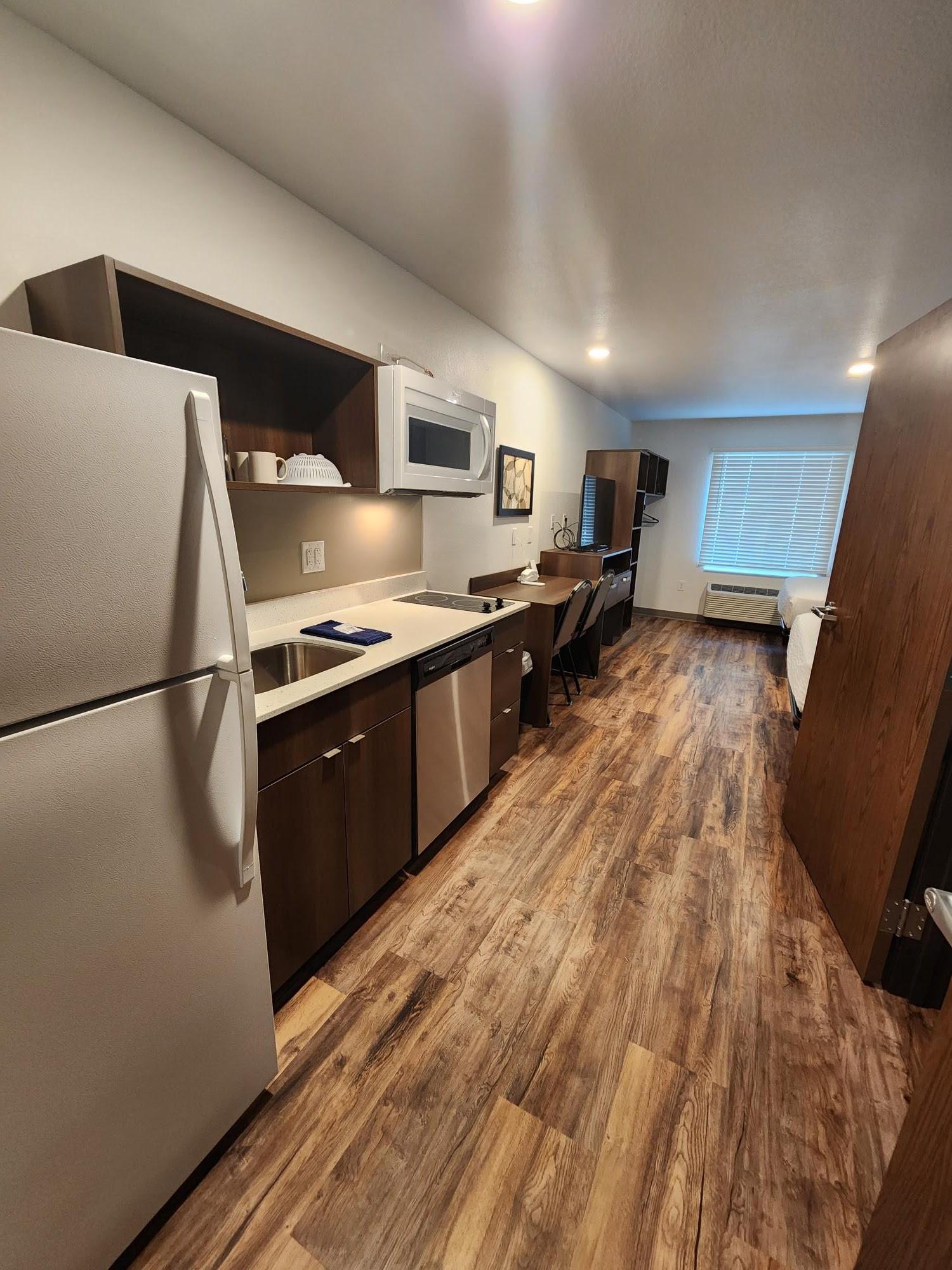 WoodSpring Suites Roanoke Image