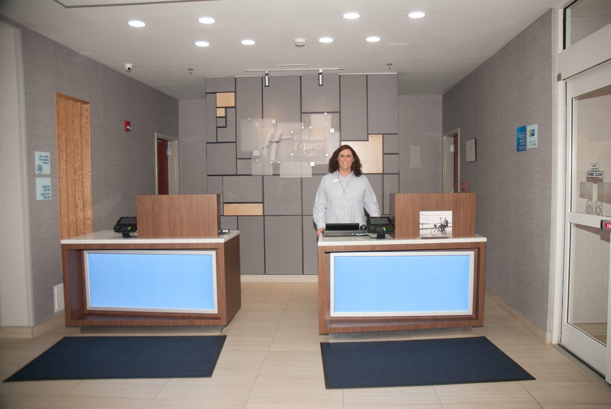 Holiday Inn Express & Suites Athens Photo