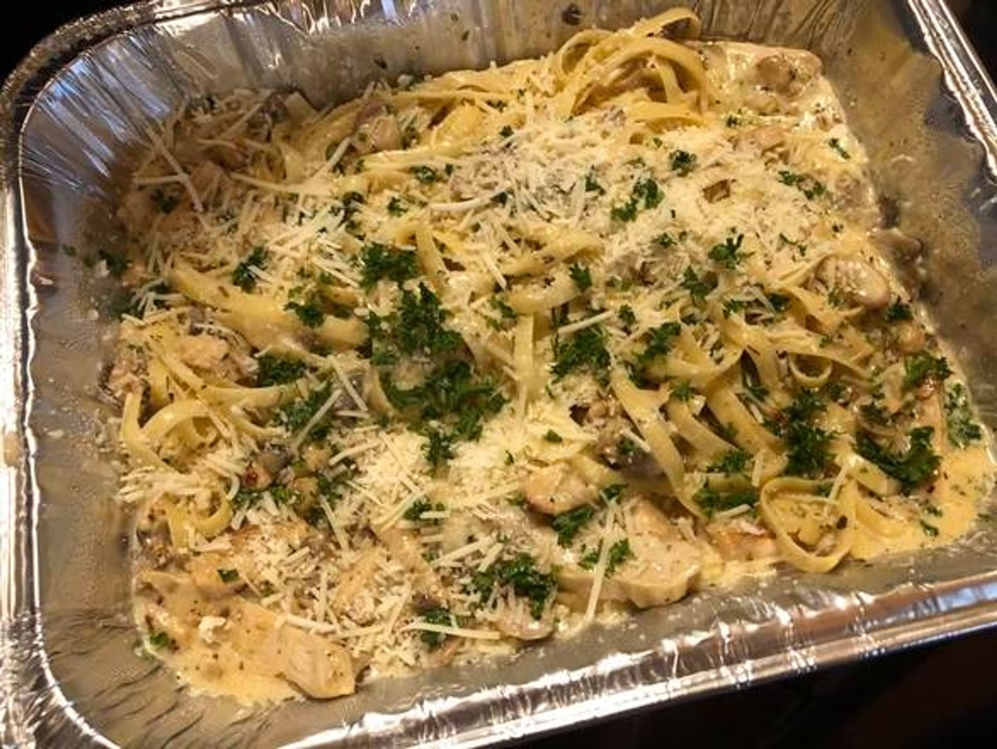 Chicken Fettuccine Alfredo Pan. Serves 6-8ppl