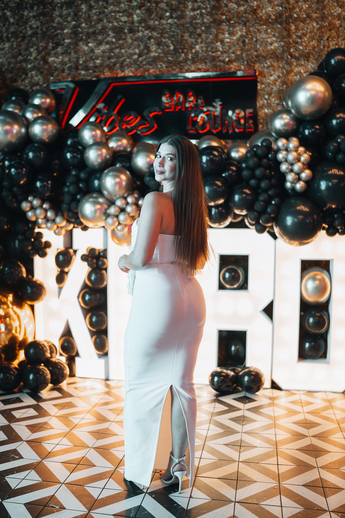 Vibes Bar & Lounge Image