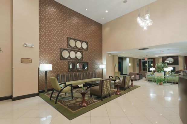 Images Holiday Inn Meridian E - I 20/I 59