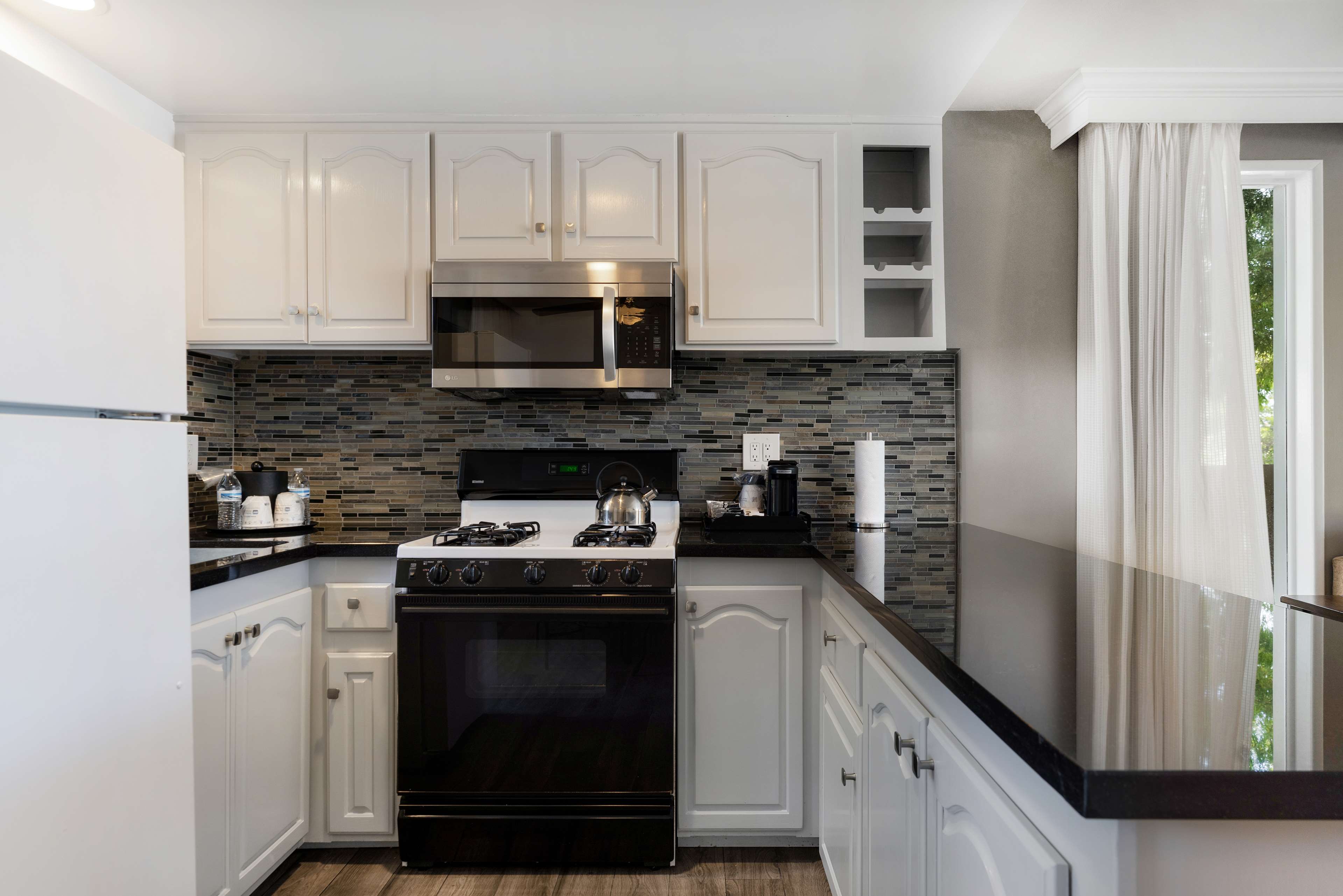 Townhouse Kitchen Horizontal