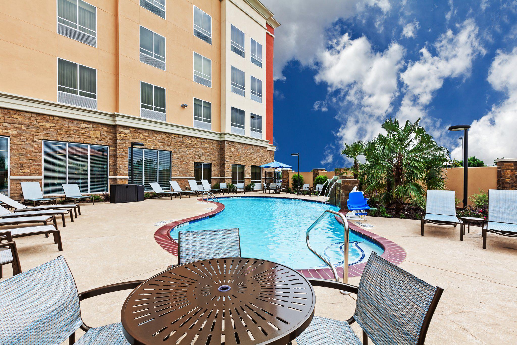 Holiday Inn Plano - the Colony Photo