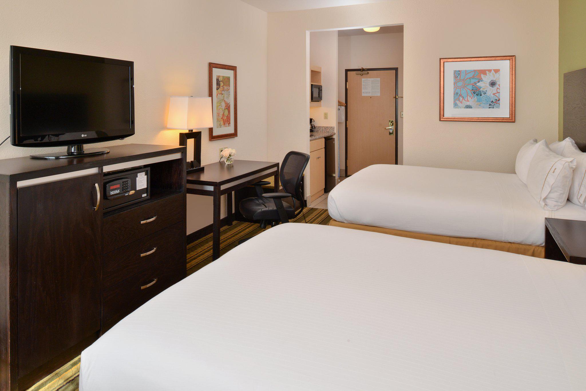 Holiday Inn Express & Suites Berkeley Photo