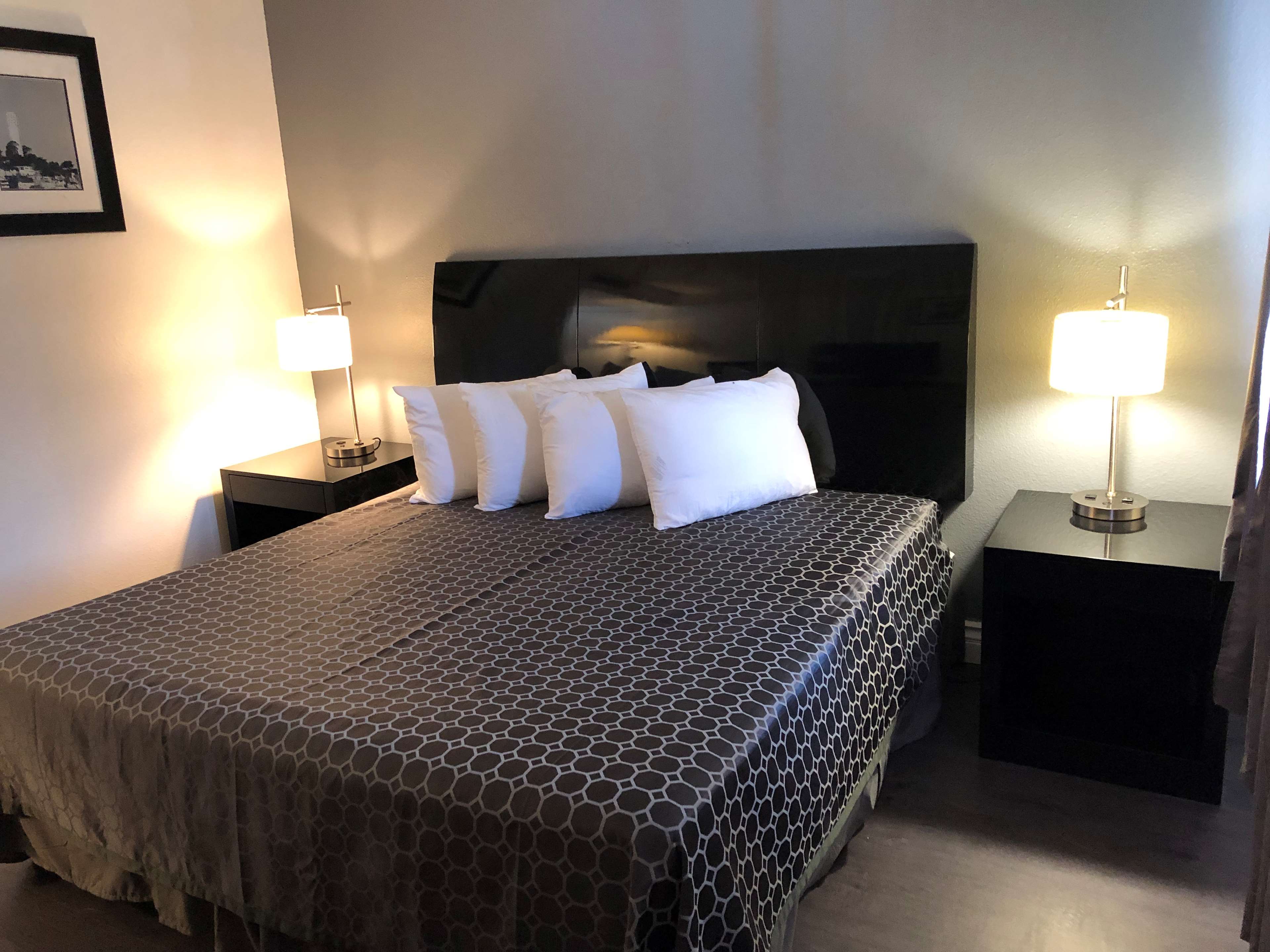 SureStay Hotel by Best Western Buttonwillow Photo