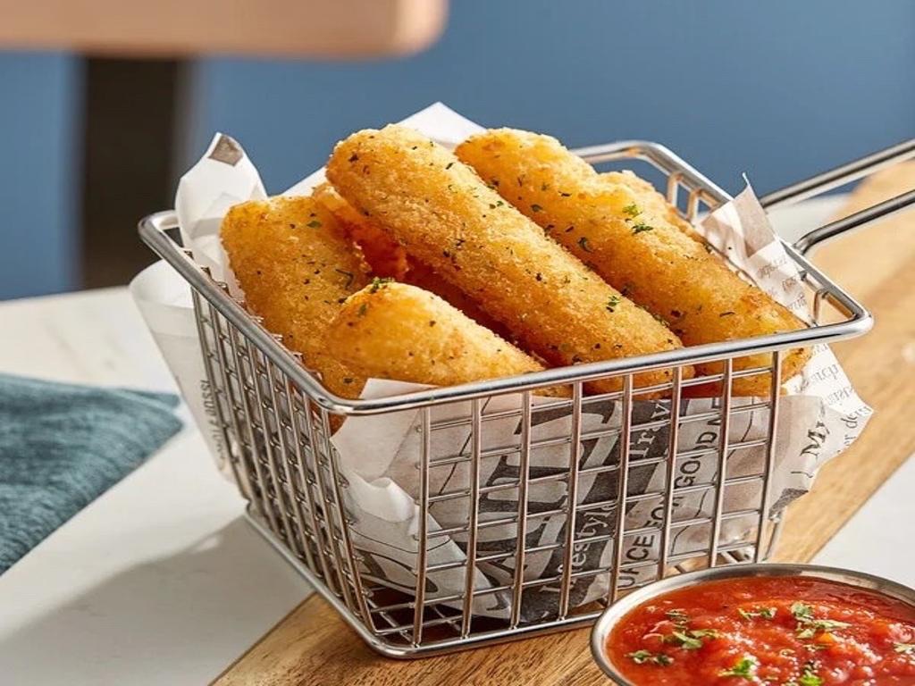 MOZZARELLA CHEESE STEAK