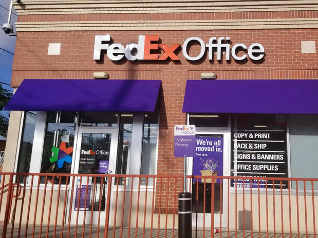 Images FedEx Office Print & Ship Center